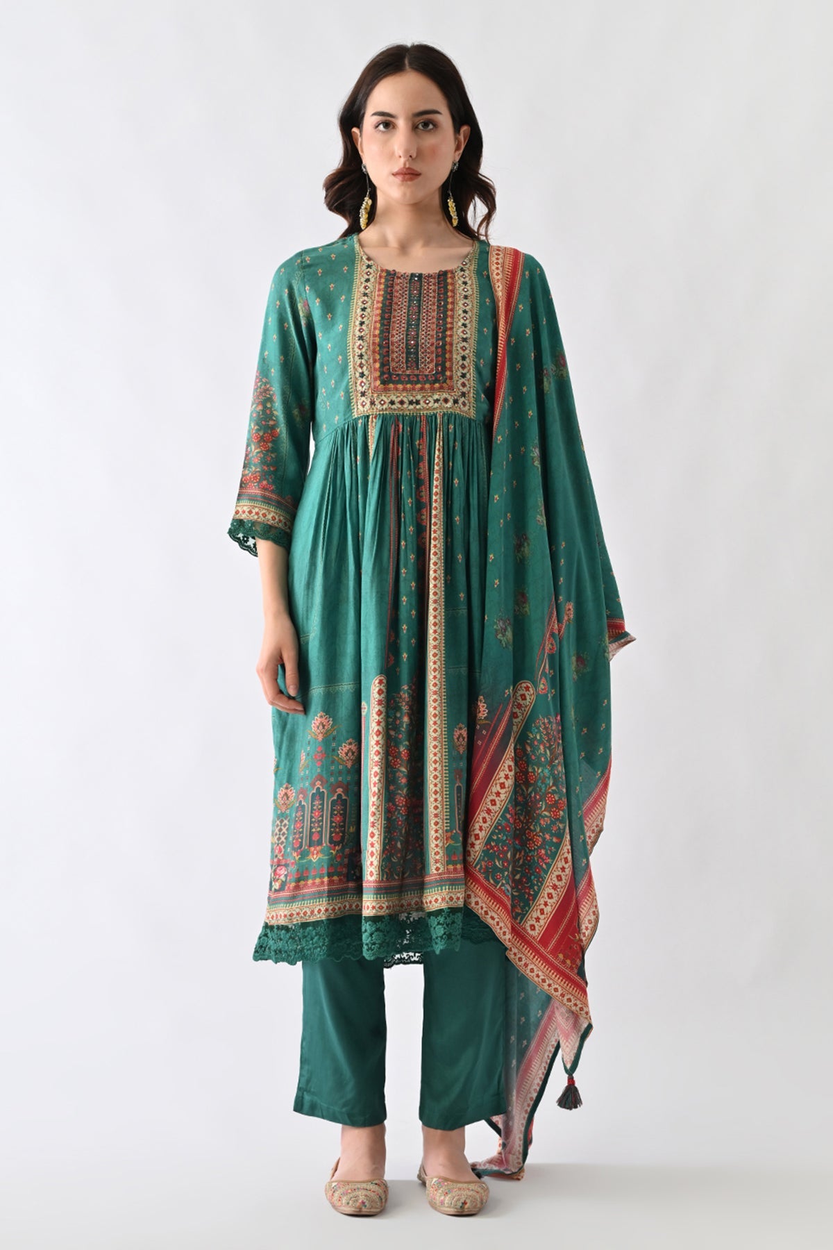 Green Embellished Kurta Set (3 Piece)
