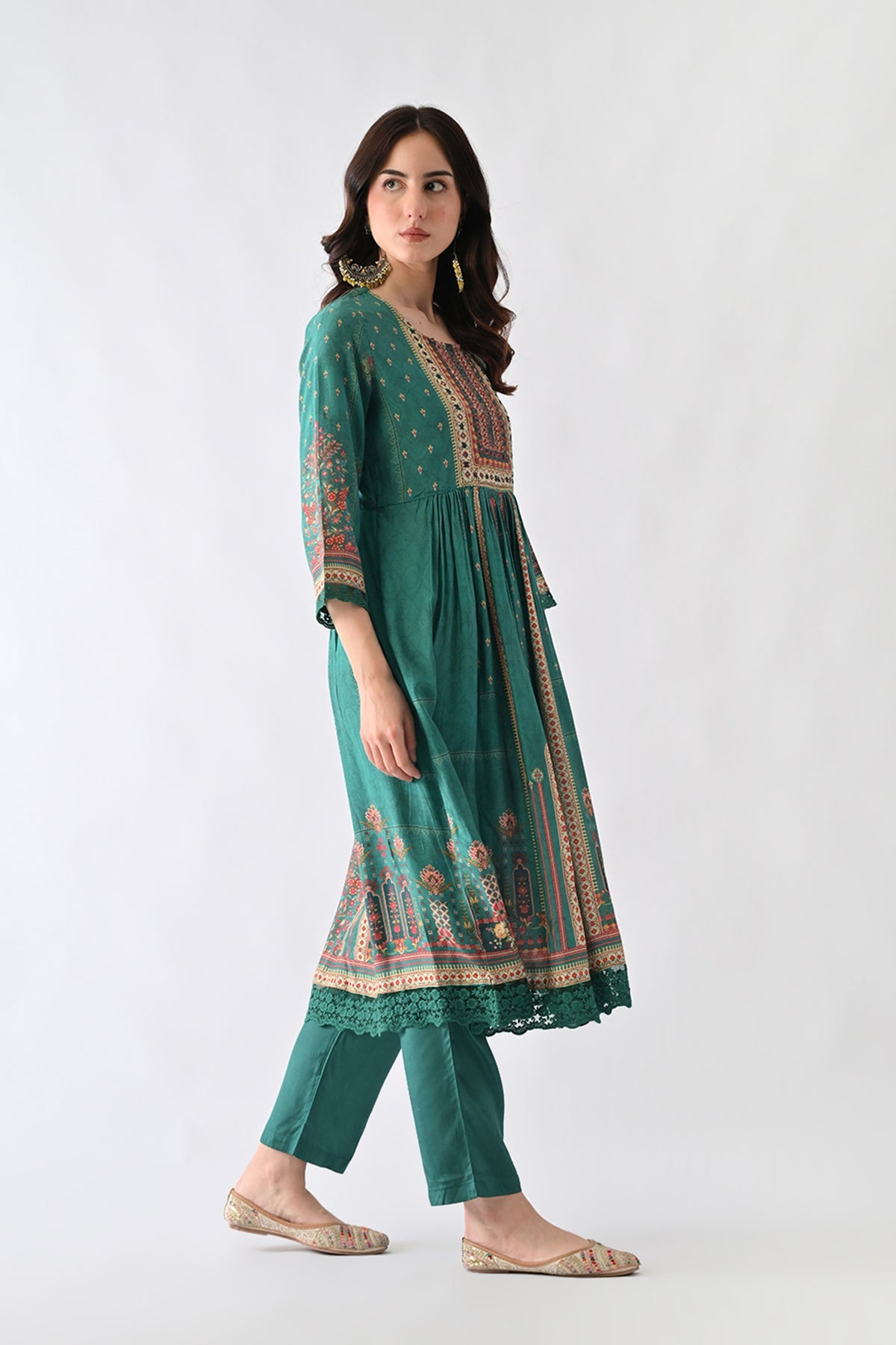 Green Embellished Kurta Set (3 Piece)