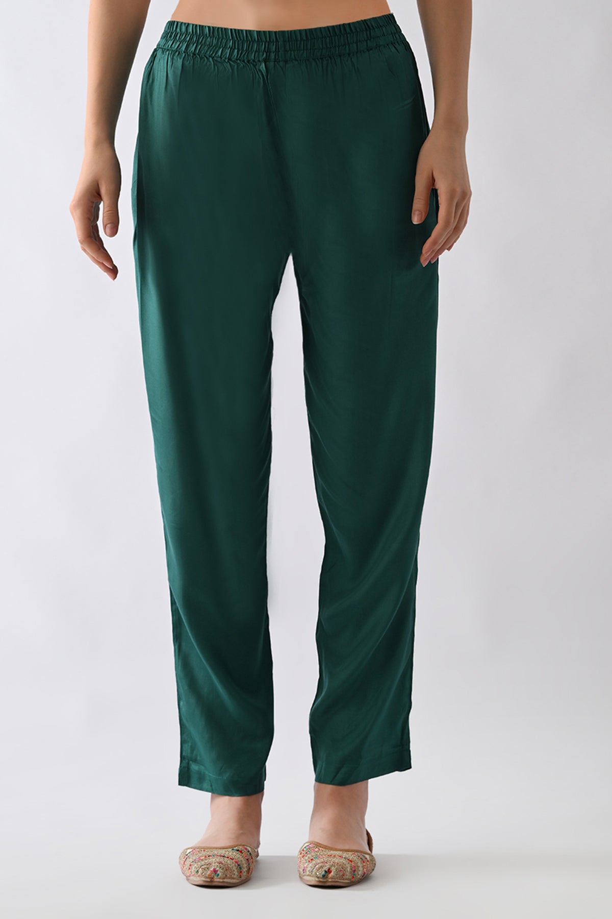 Green Embellished Kurta Set (3 Piece)