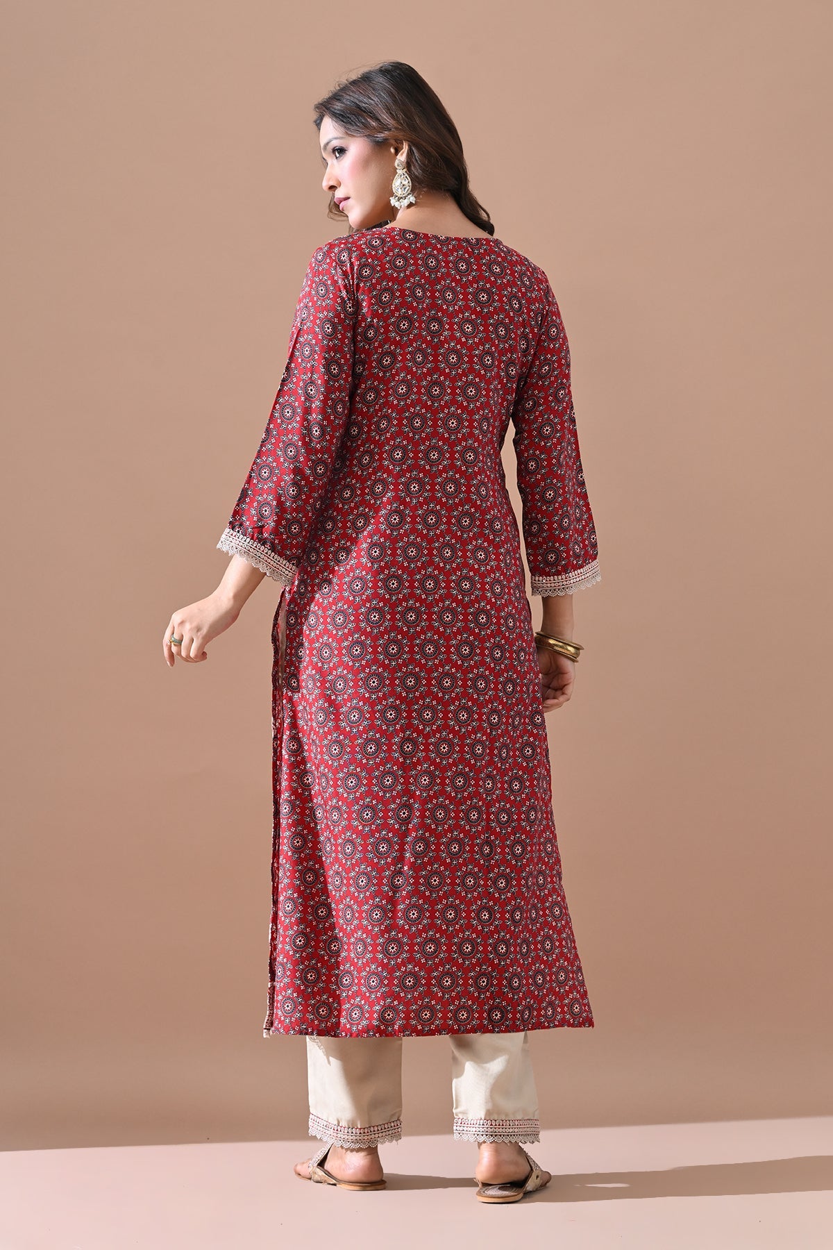 Maroon Embroidered Kurta Set (2 Piece)
