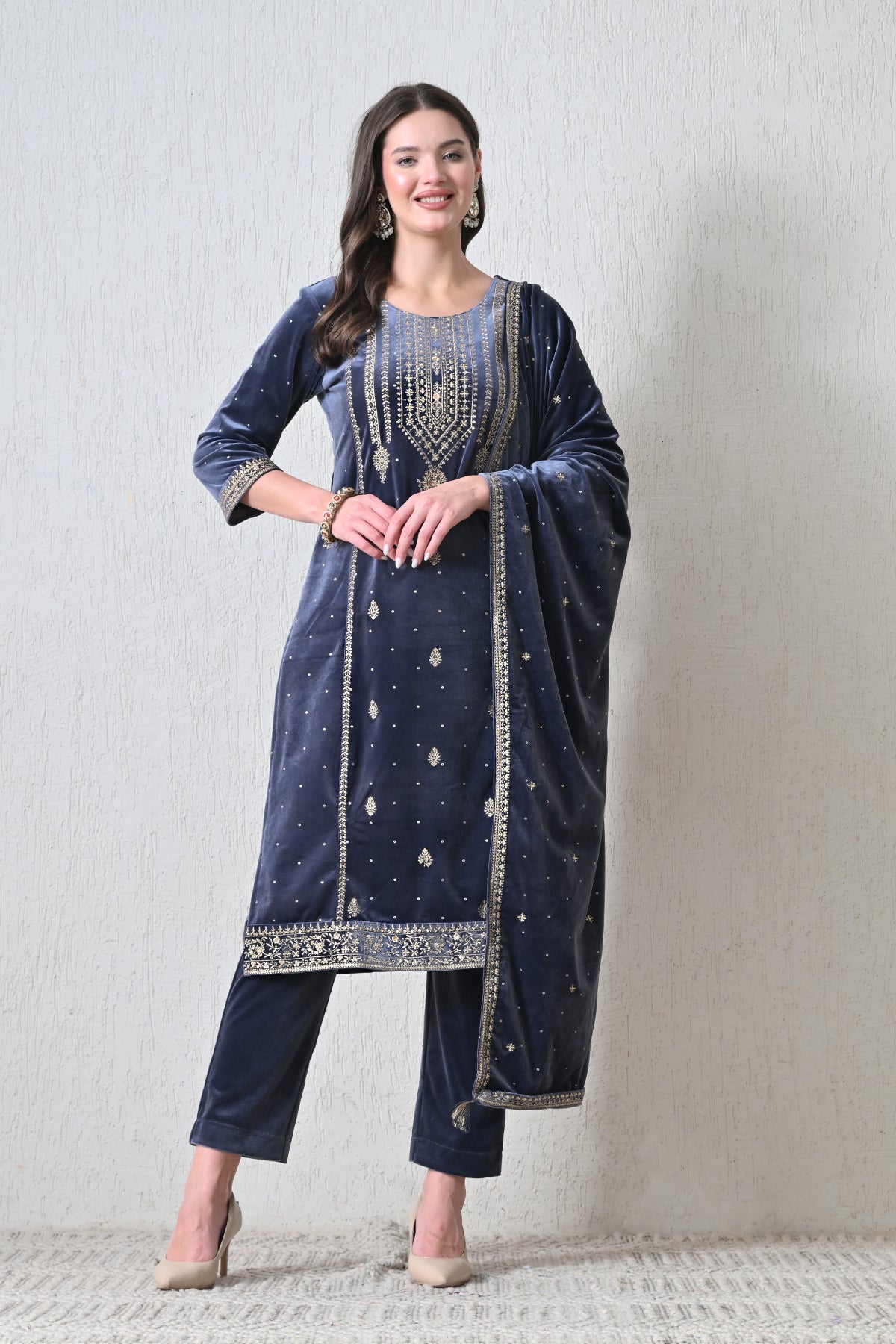 Grey Zari Embroideredred Solid Velvet Kurta 3 Pcs Set