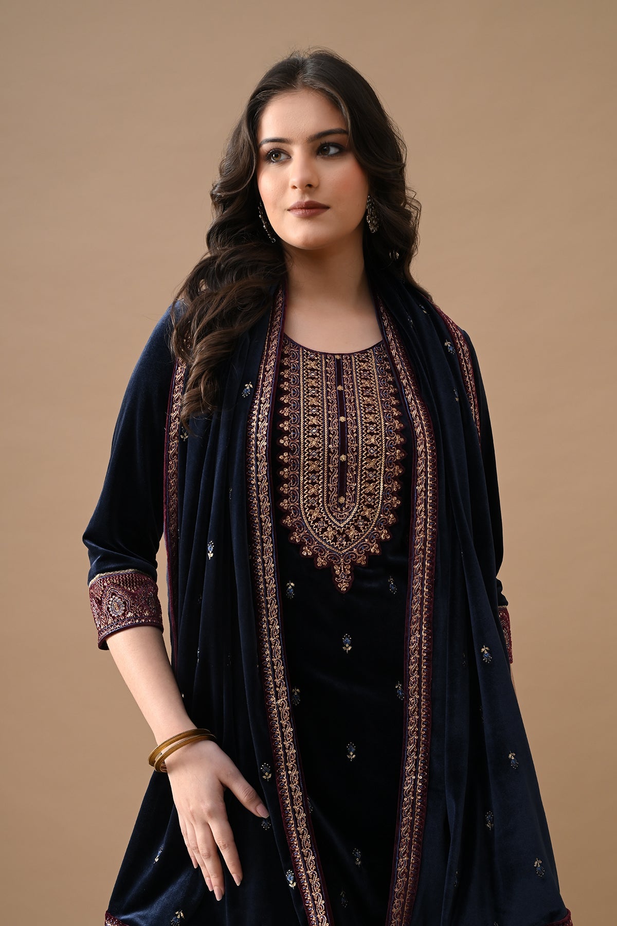 Blue Zari Embroidered Kurta Set (3 Piece)