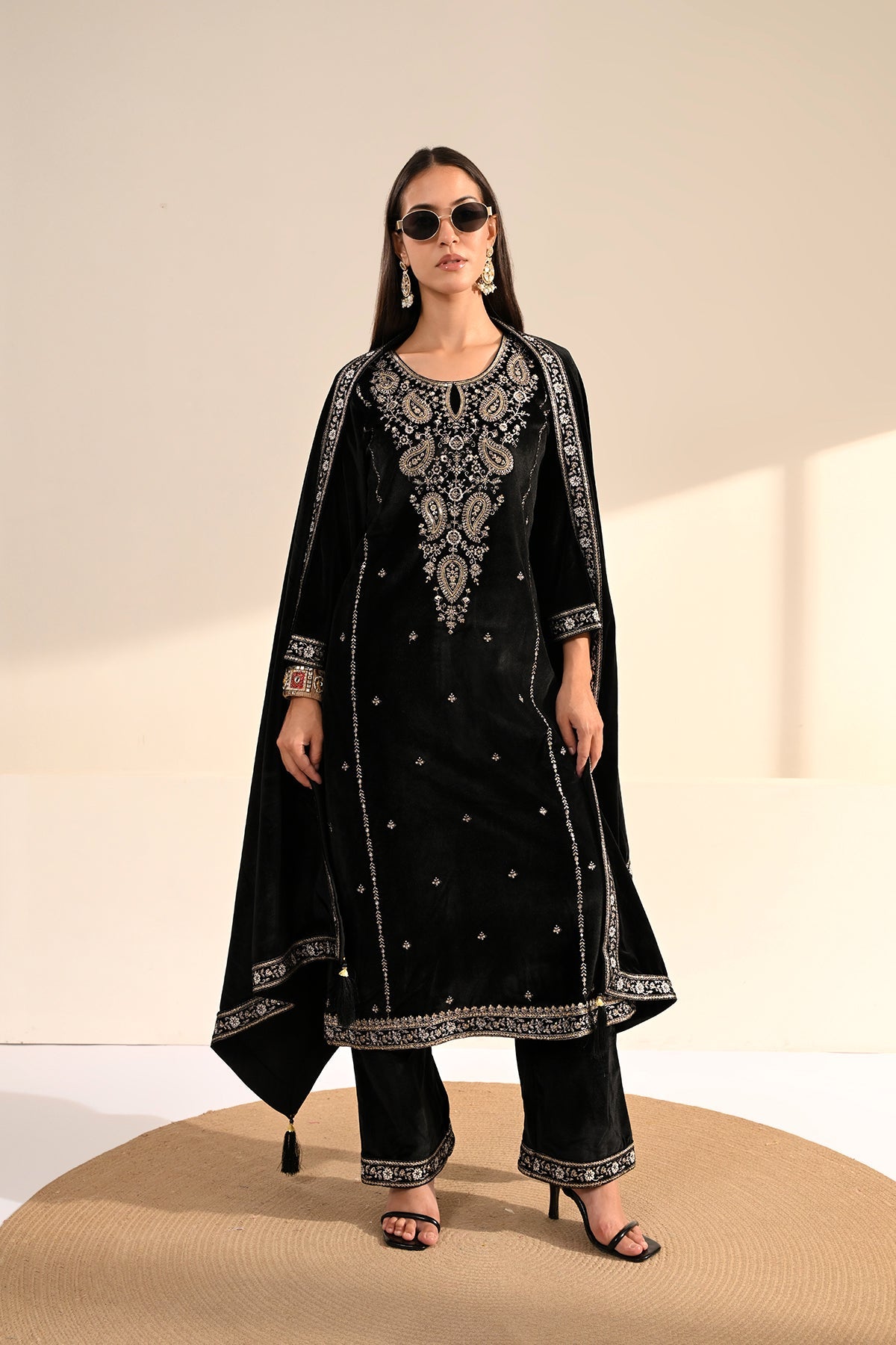 Black Velvet Zari & Paisley Embroidered 3 Pcs Kurta Set