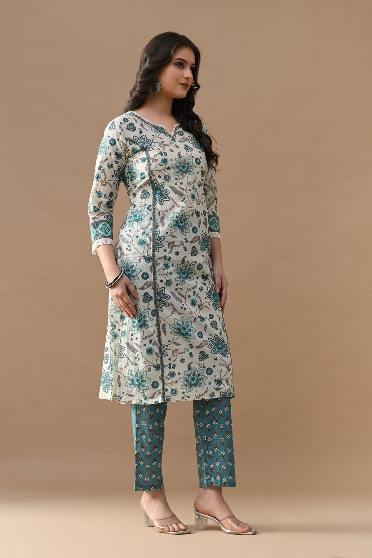 Cream Floral Printed Kurta 3 Pcs Set