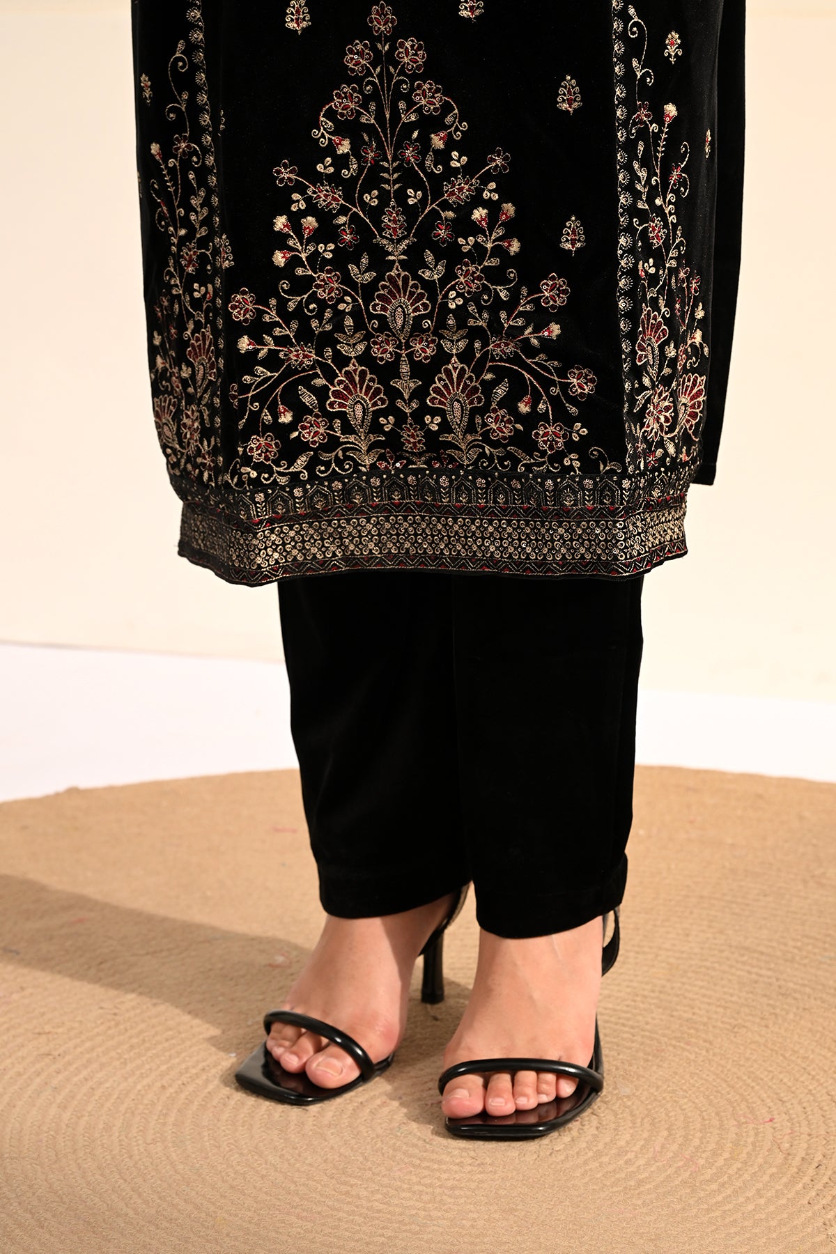 Black Velvet Floral Embroidered 3 Pcs Kurta Set