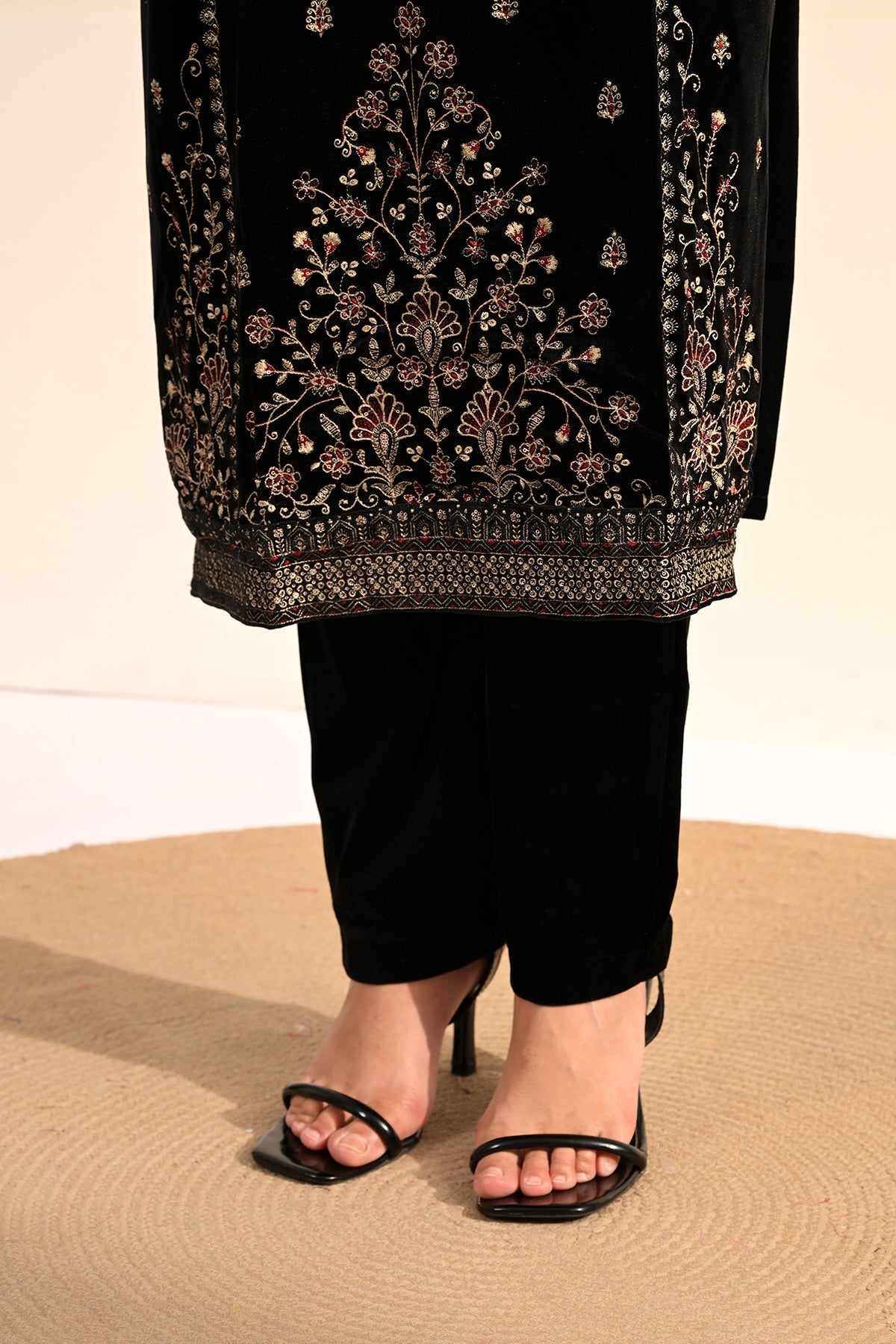 Black Velvet Floral Embroidered 3 Pcs Kurta Set