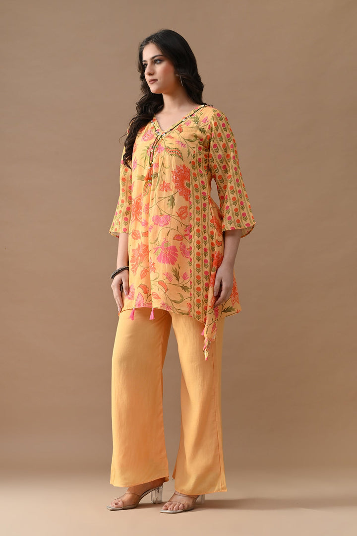 Yellow Floral Printed Kurta Set (2 Piece)