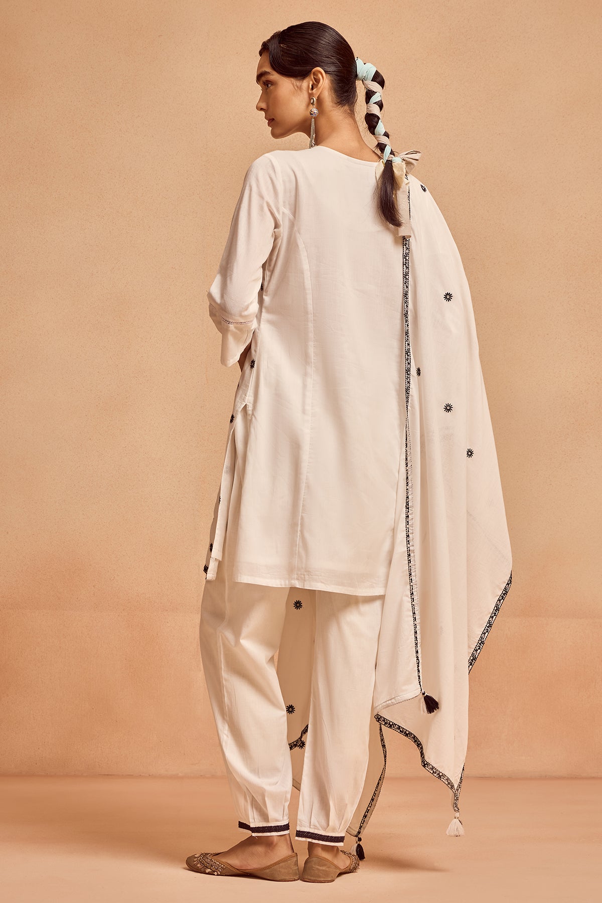 White Embroidered Kurta 3 Pcs Set