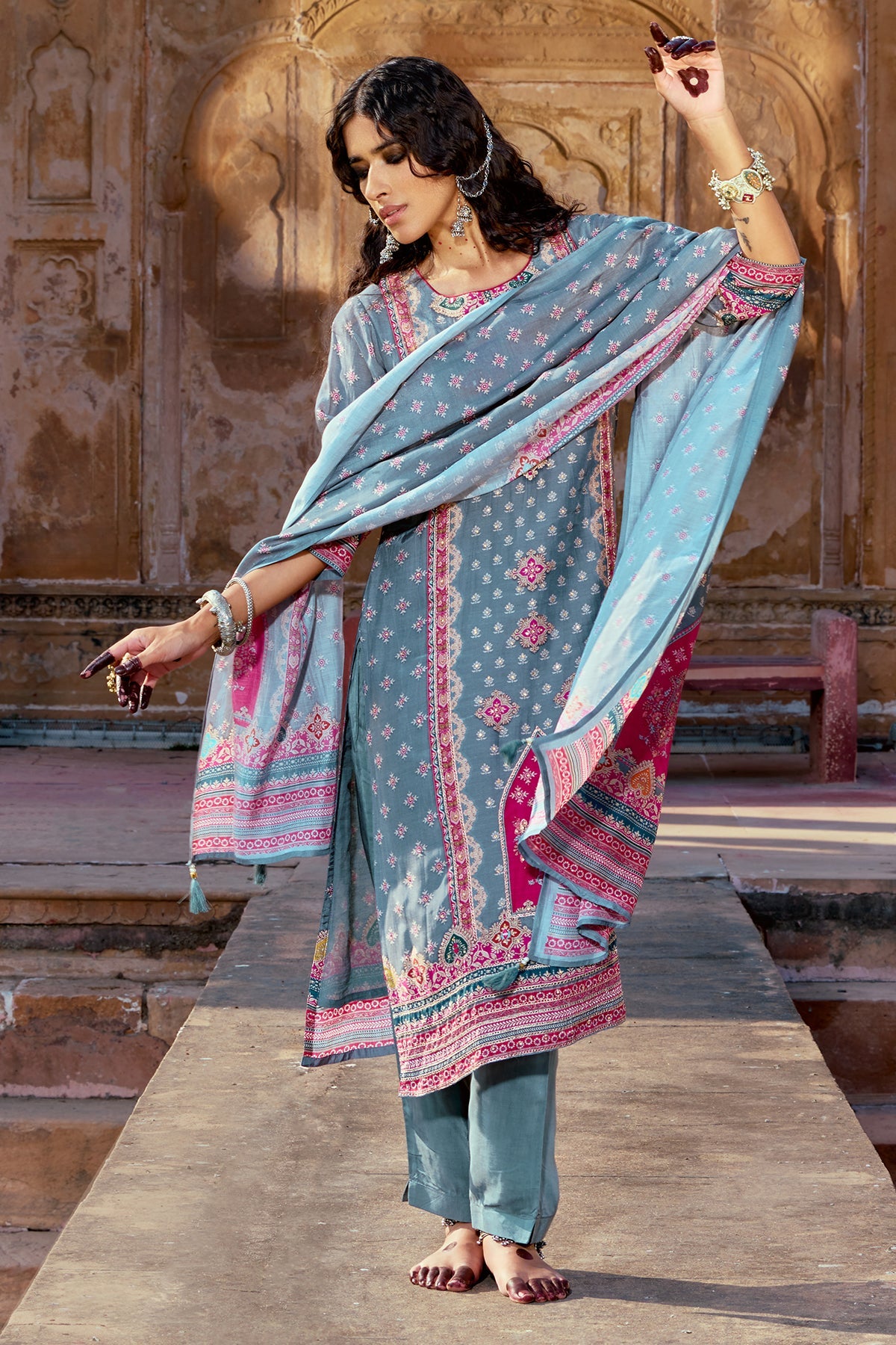 Grey Embellished Kurta 3 Pcs Set