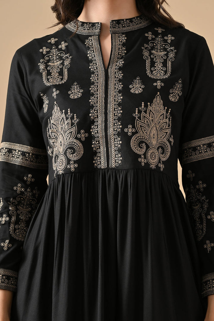 Black Embroidered Kurta
