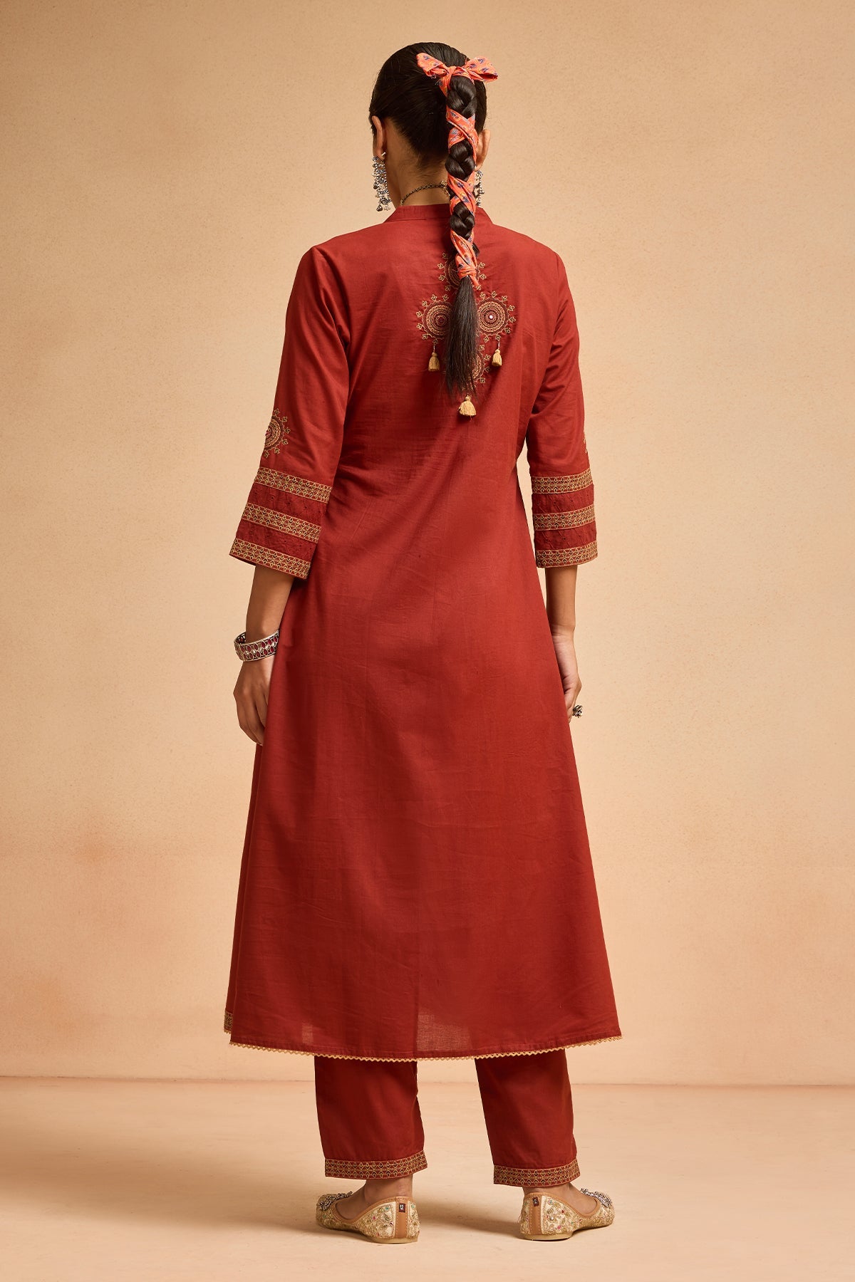 Magenta Embroidered Kurta 2 Pcs Set