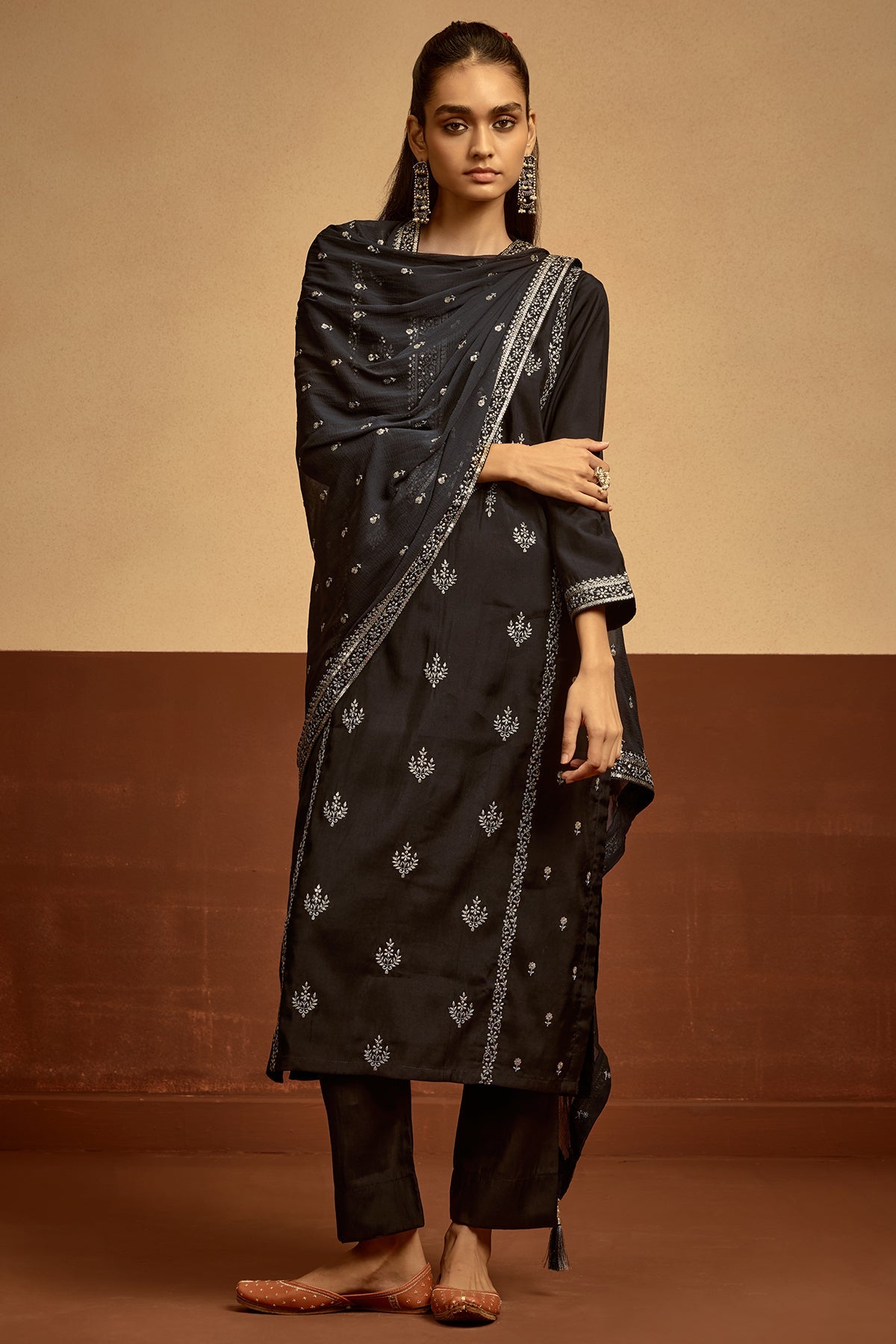 Black Embroidered Kurta 3 Pcs Set