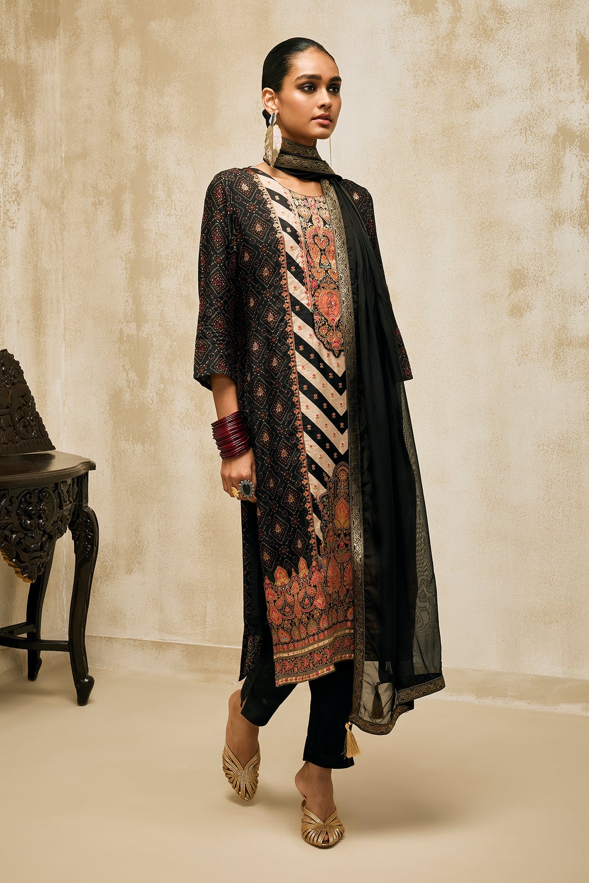 Black Embellished Kurta 3 Pcs Set