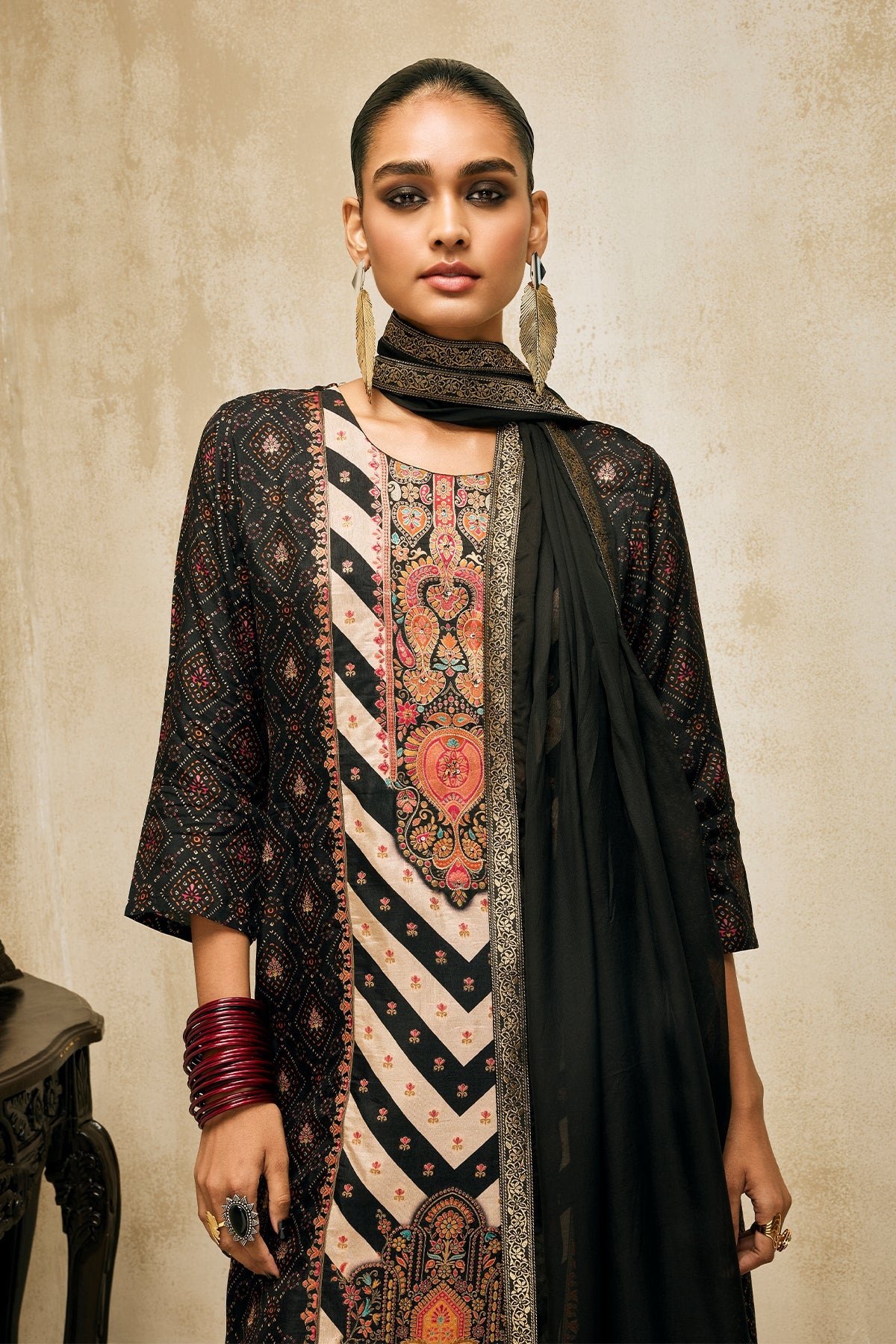 Black Embellished Kurta 3 Pcs Set