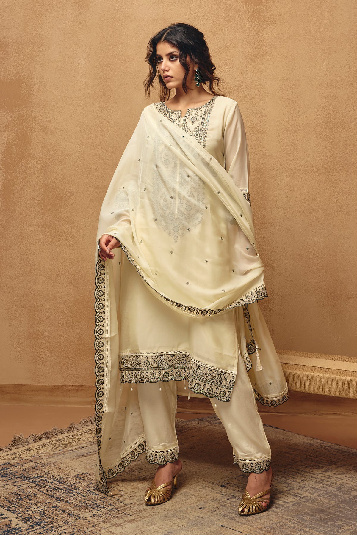 Cream Embroidered Kurta 3 Pcs Set