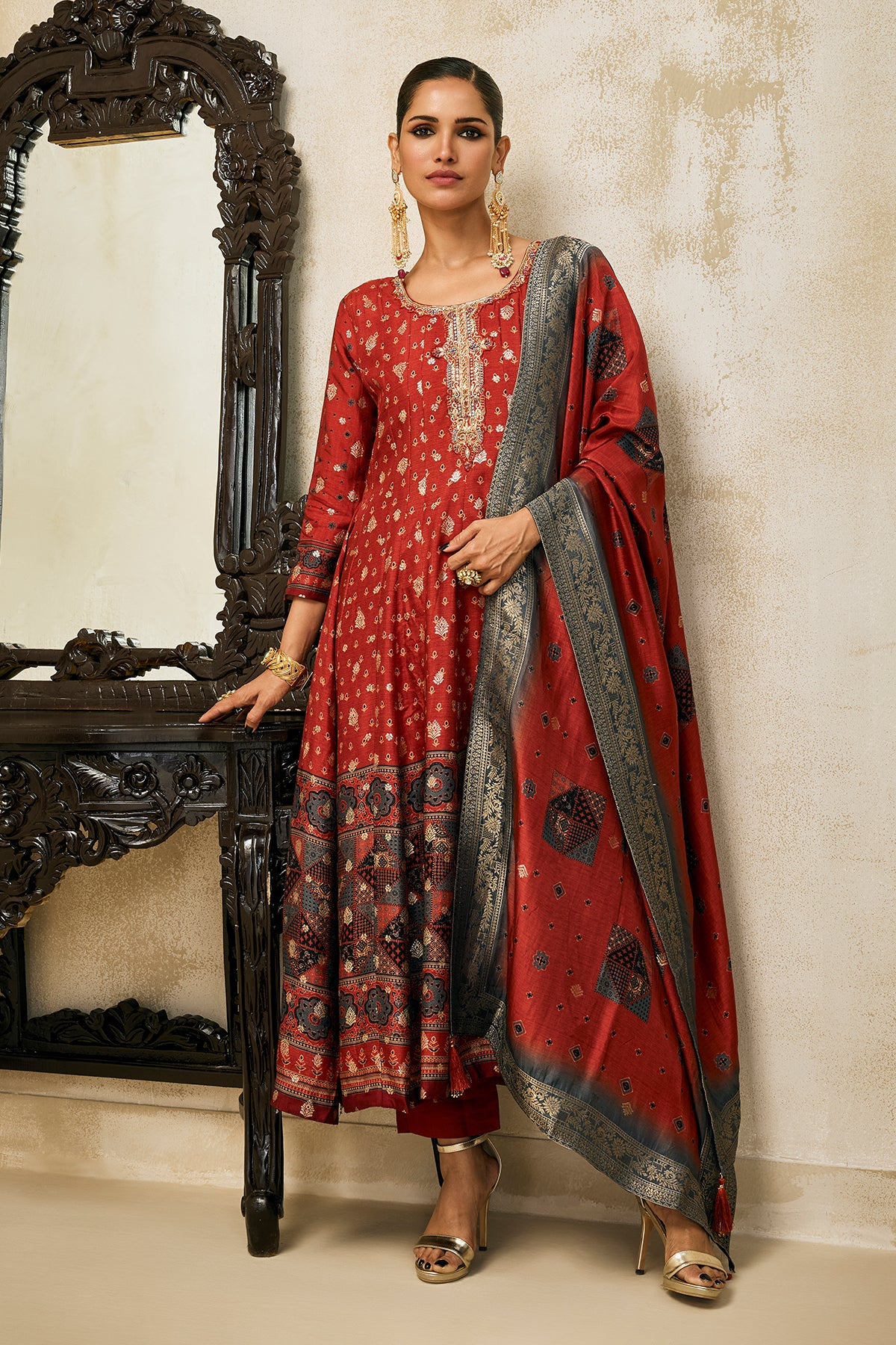 Rust Embellished Kurta 3 Pcs Set