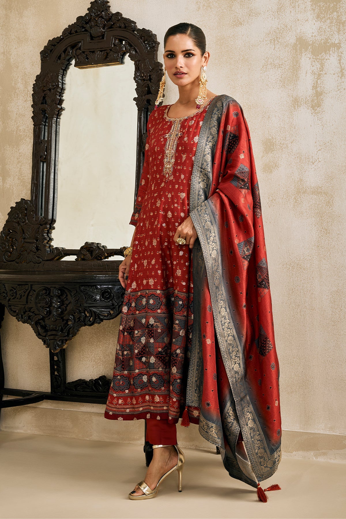 Rust Embellished Kurta 3 Pcs Set