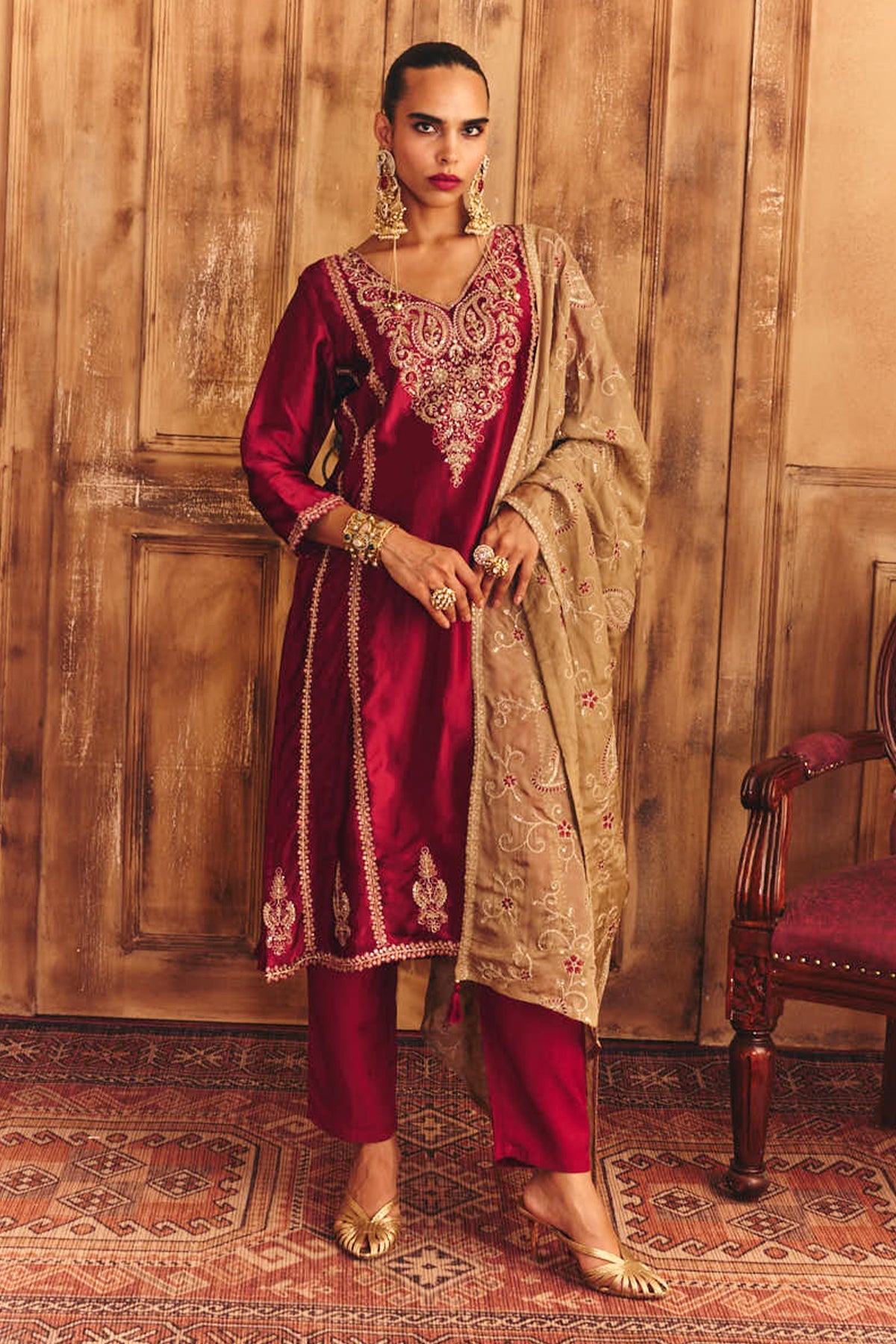 Maroon Embroidered Kurta Set (3 Piece)