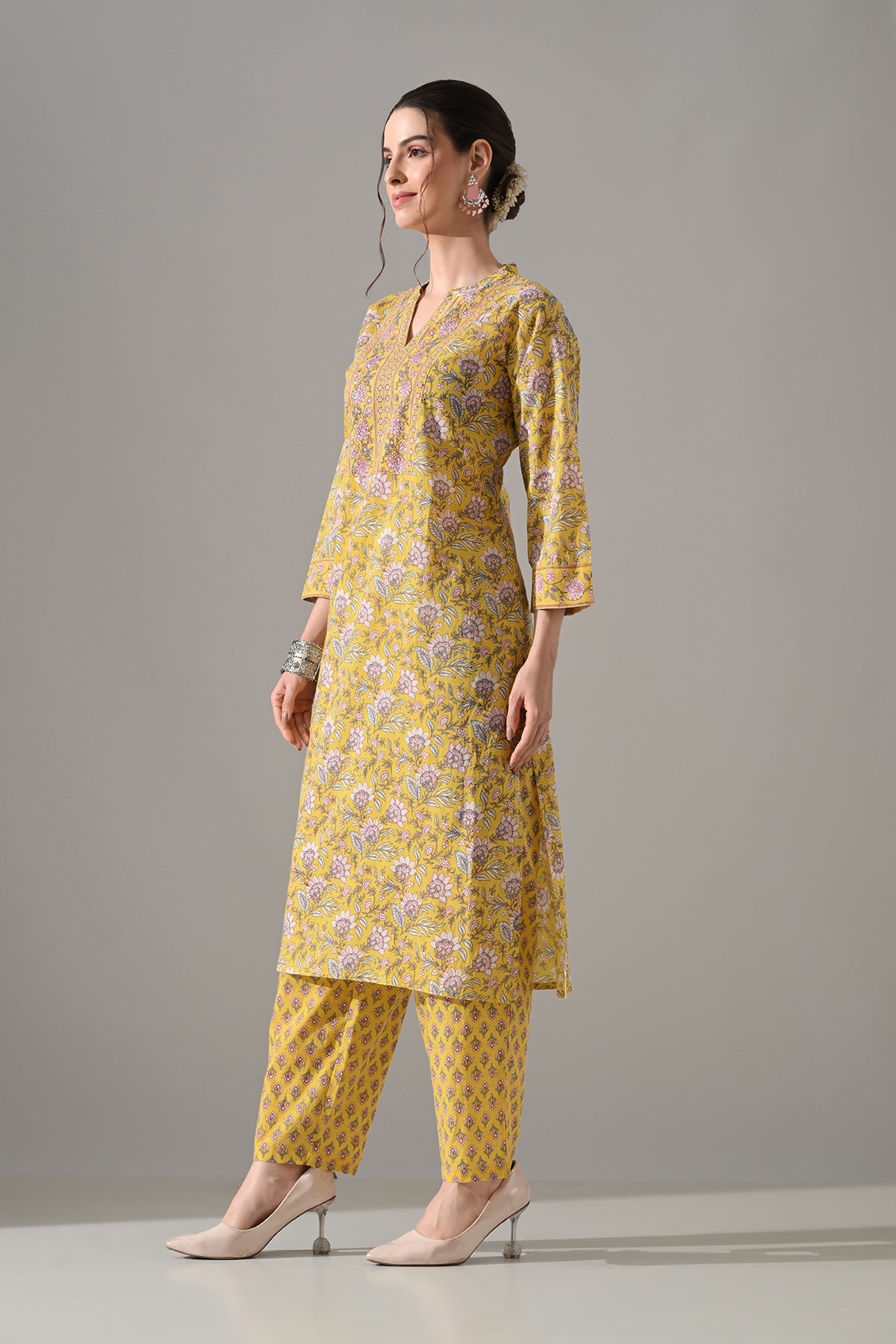 Yellow Floral Printed Kurta 2 Pcs Set