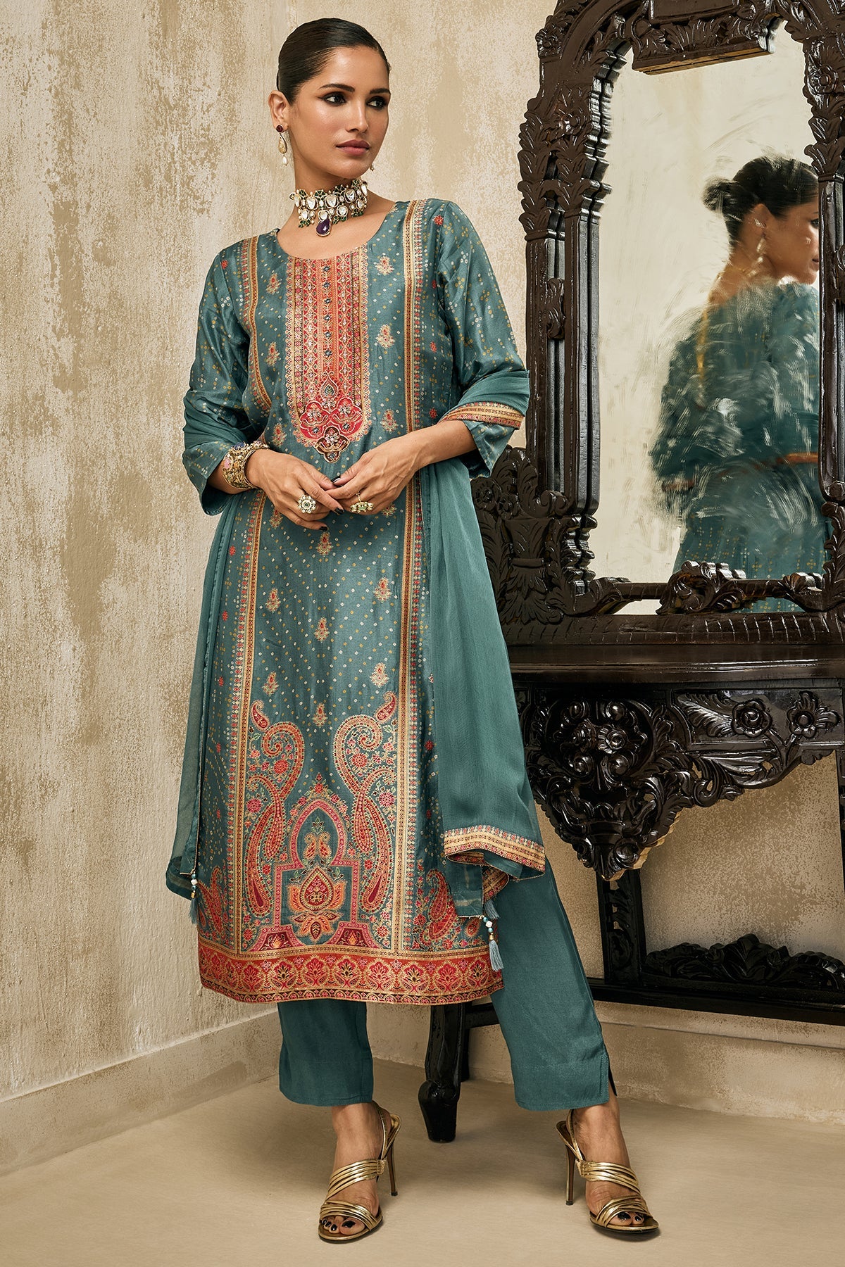 Green Embellished Kurta 3 Pcs Set
