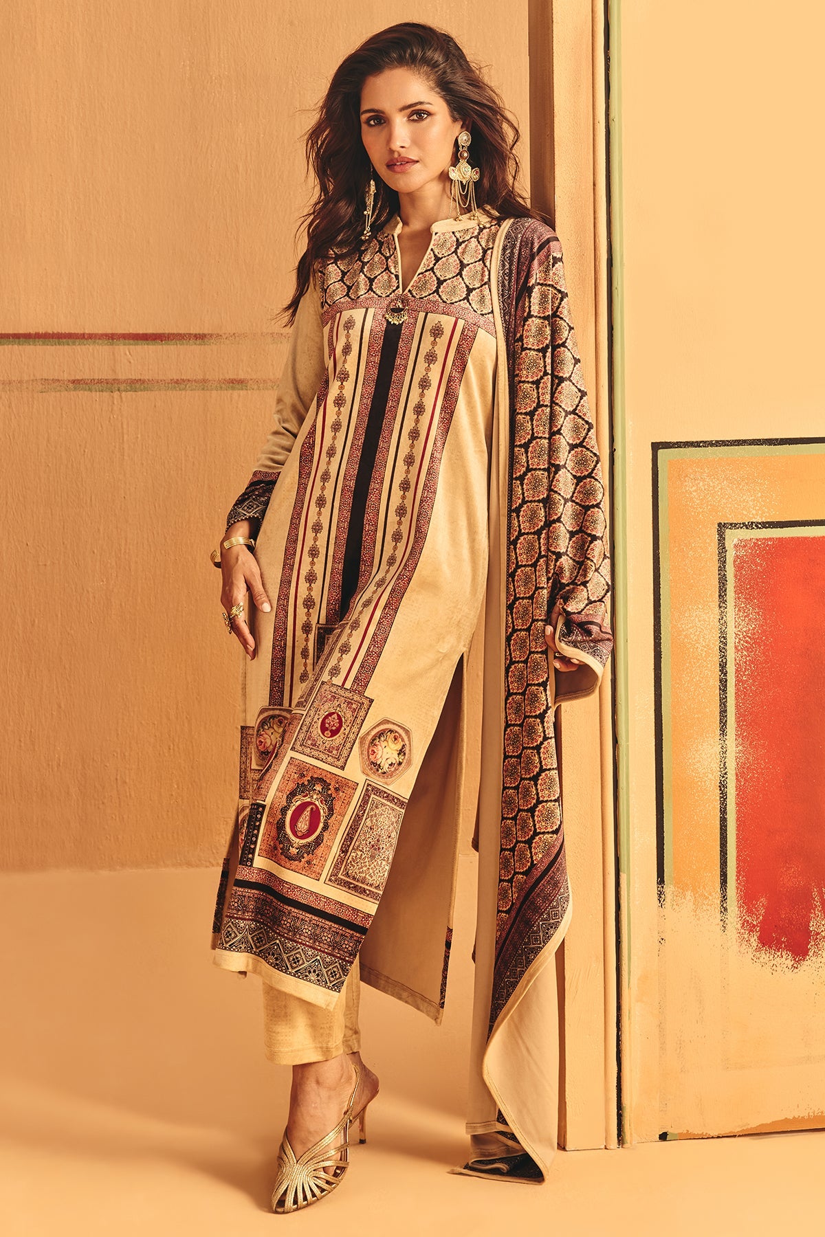 Winter Fawn Printed Velvet Kurta 3 Pcs Set