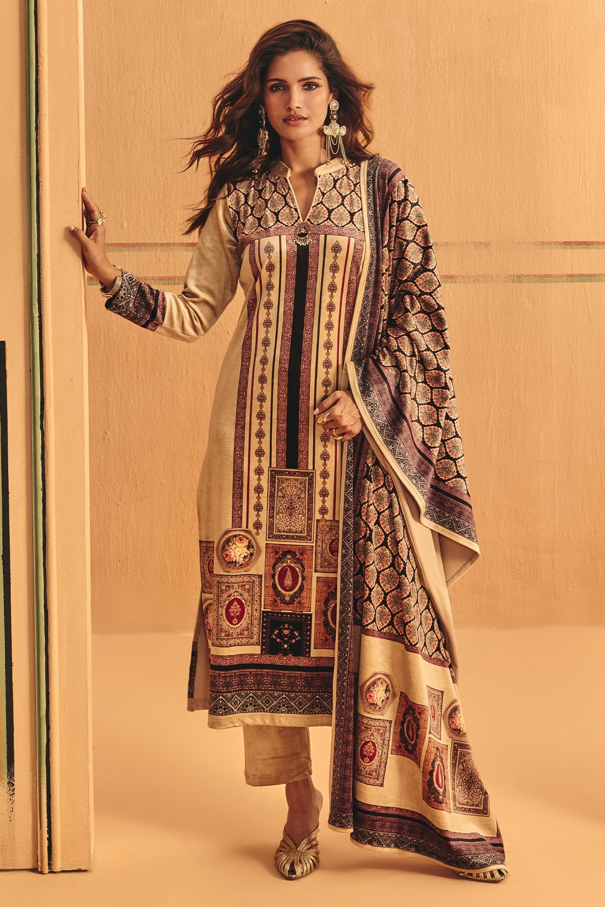 Winter Fawn Printed Velvet Kurta 3 Pcs Set