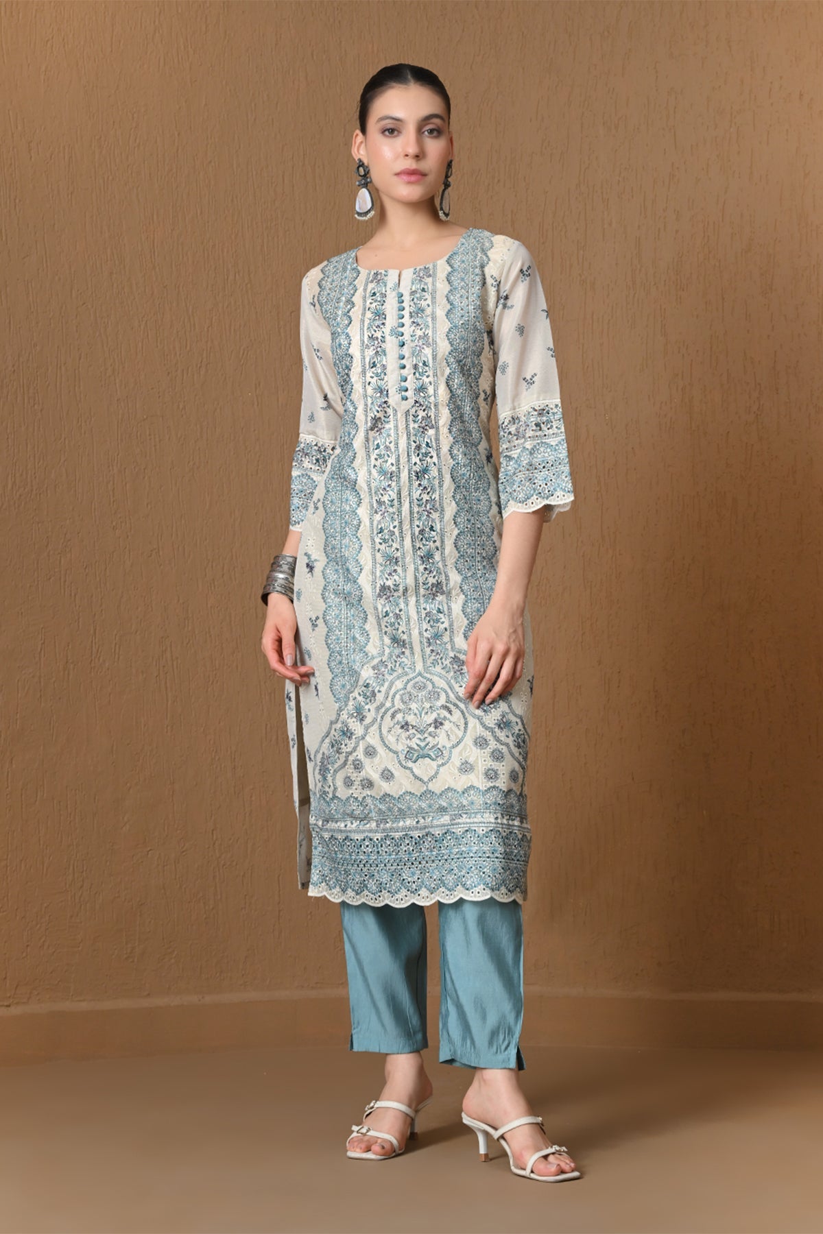 Cream Floral Embroidered Kurta 3 Pcs Set
