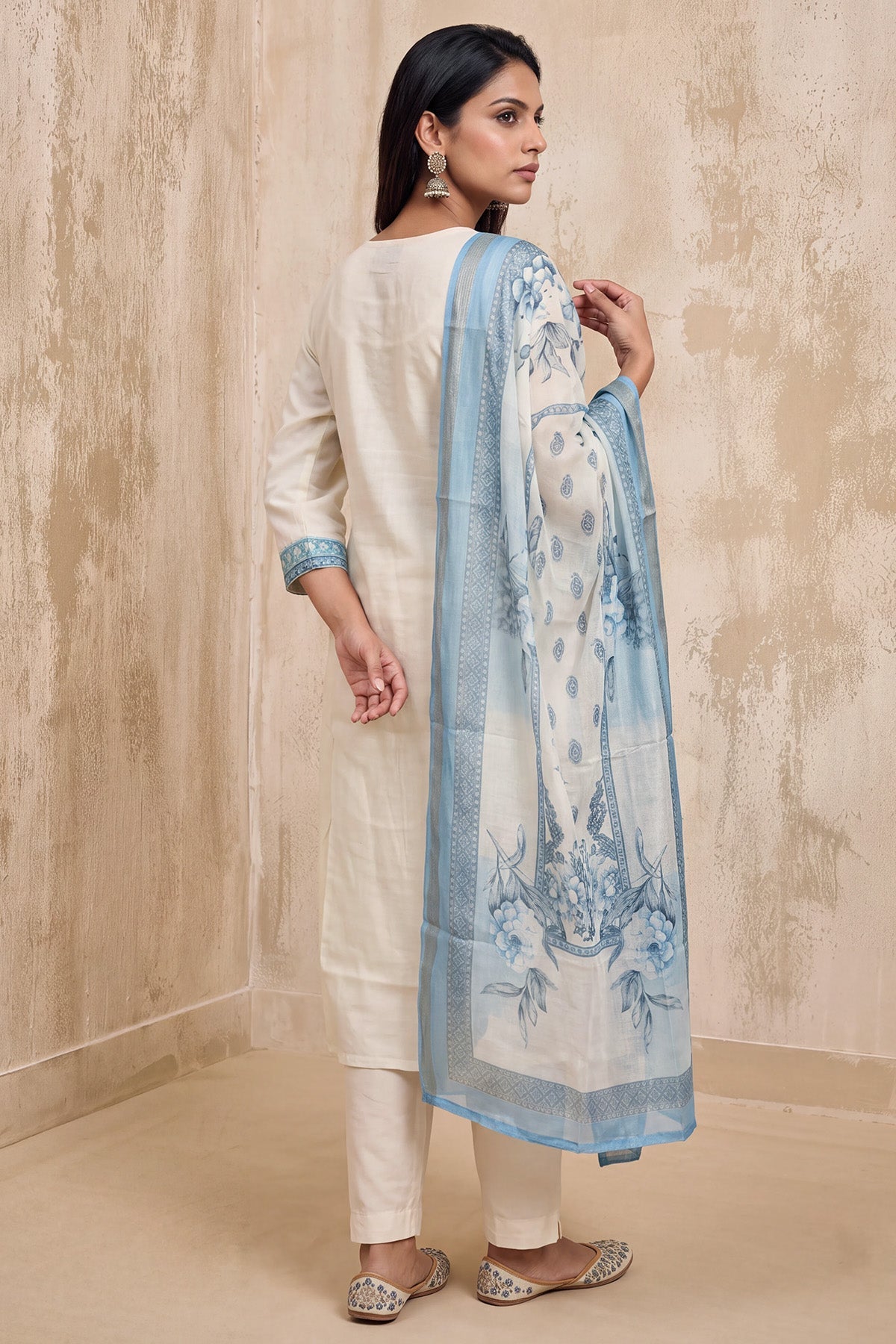 Cream and Blue Paisley Printed Kurta 3 Pcs Set