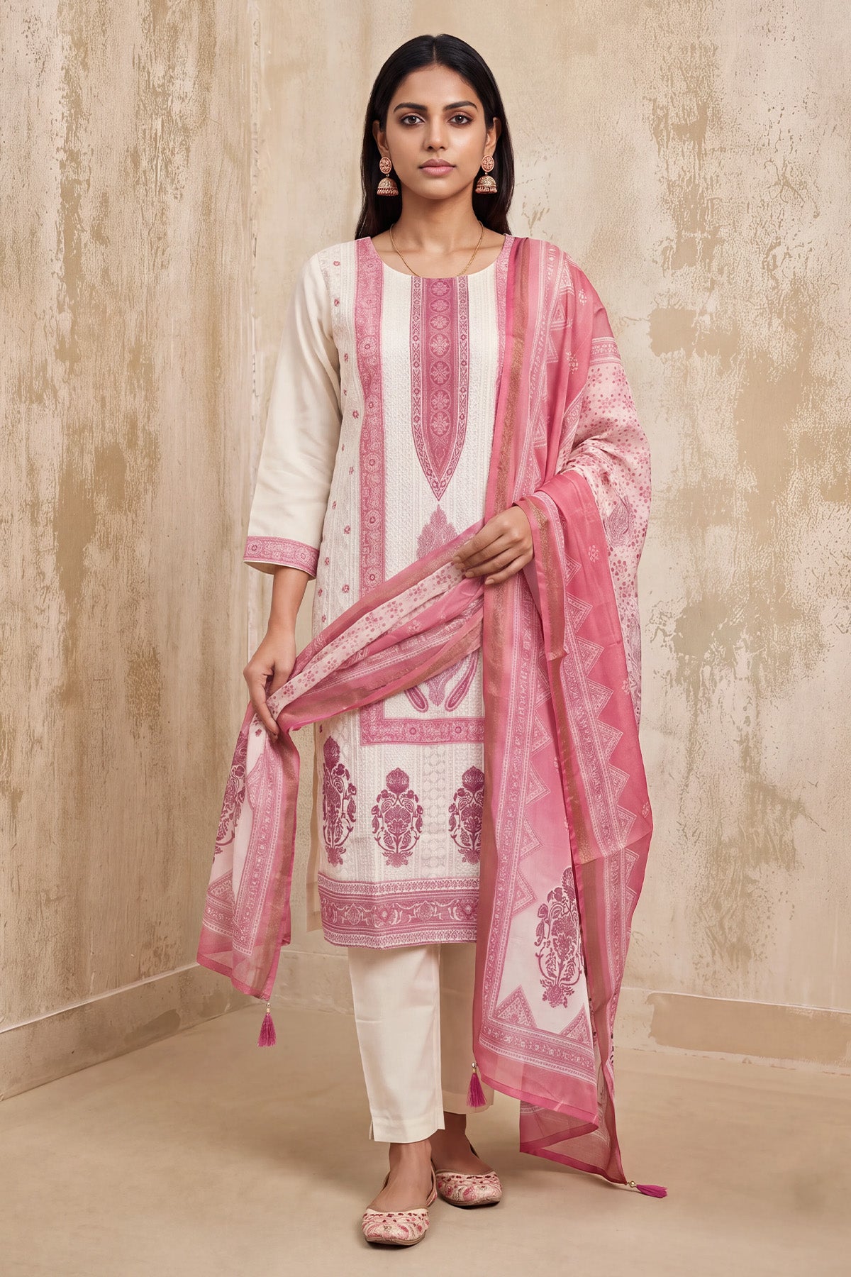 Cream and Pink Paisley Printed Kurta 3 Pcs Set