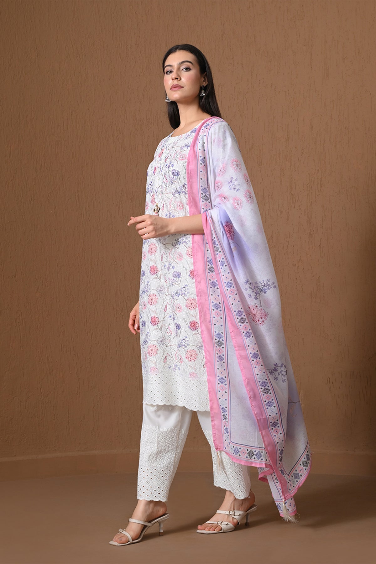 Cream and Pink Floral Printed Kurta 3 Pcs Set