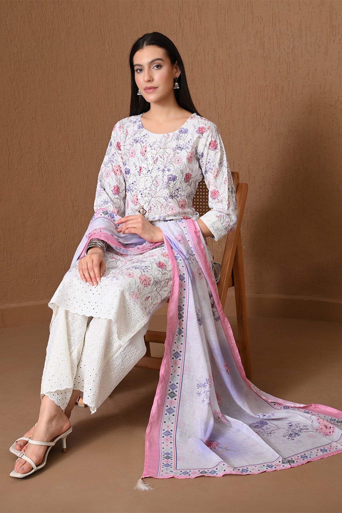 Cream and Pink Floral Printed Kurta 3 Pcs Set