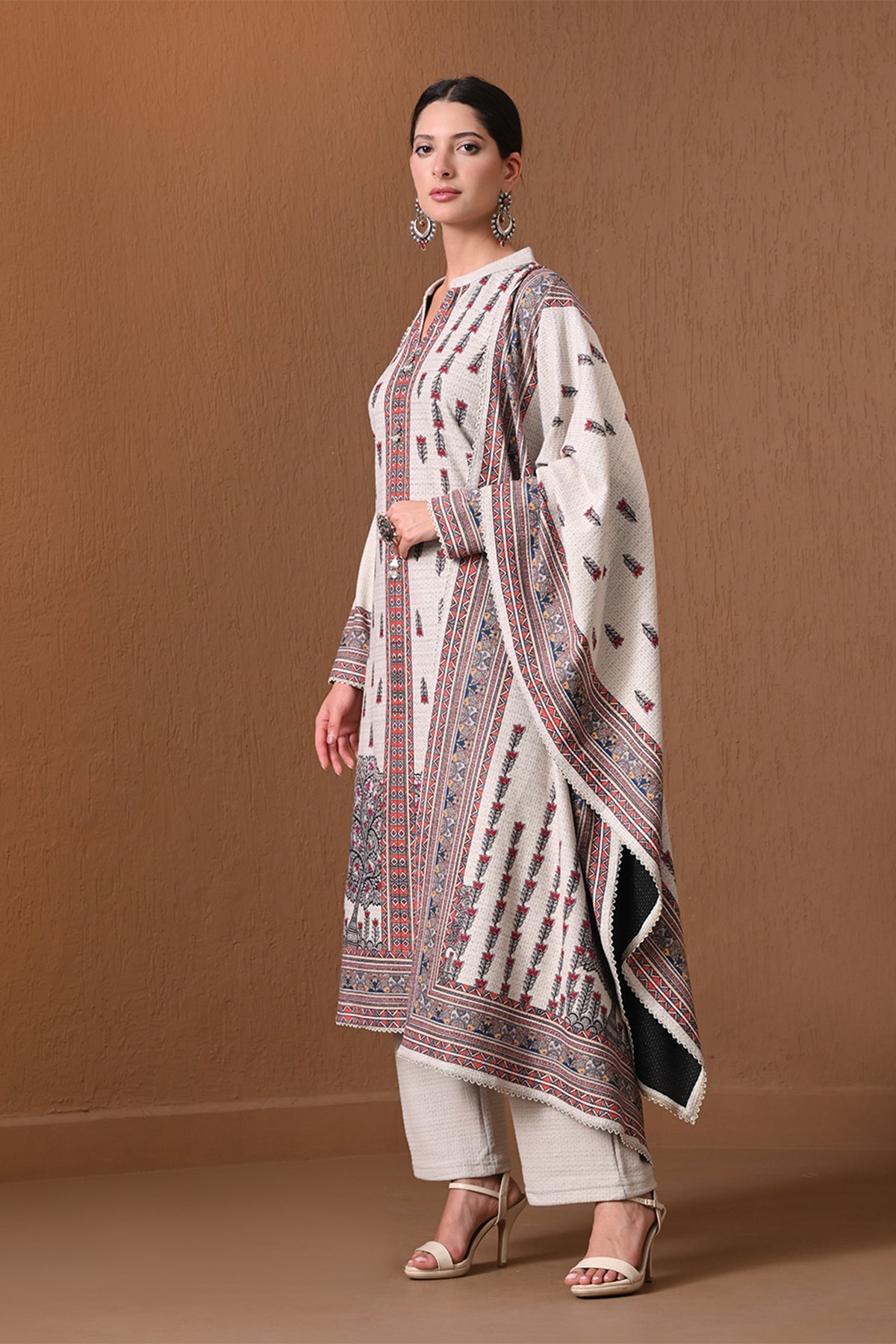 Winter Off White Printed Kurta 3 Pcs Set