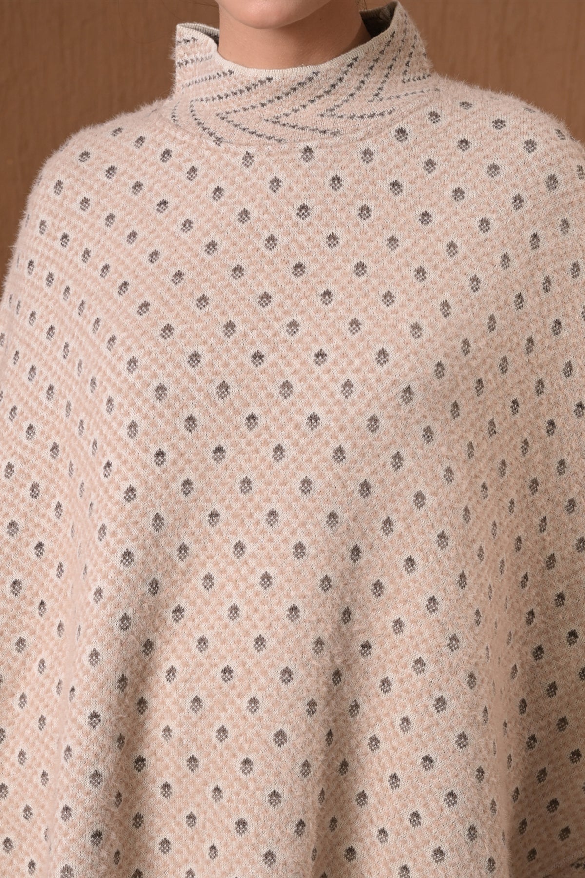 Winter Beige Geometric Polka-Dot Poncho