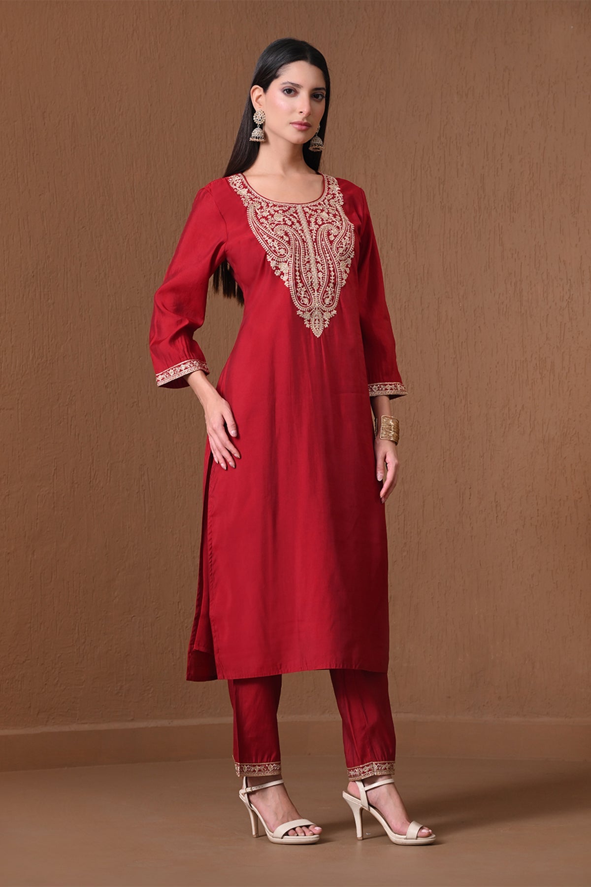 Maroon Paisely Embroidered Kurta 3 Pcs Set