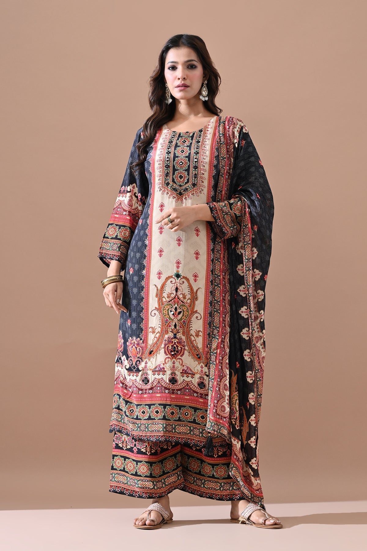 Black Stone Embellished Kurta Set (3 Piece)