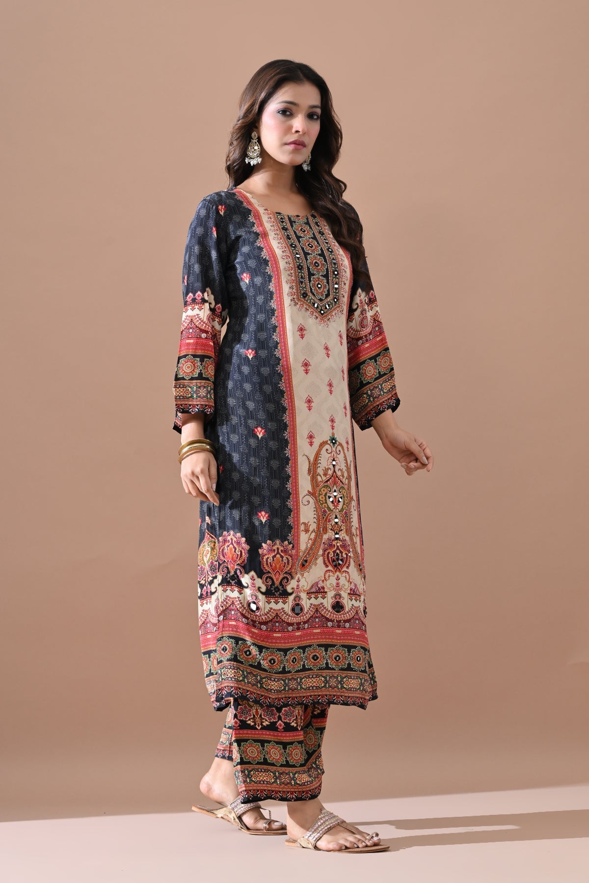 Black Stone Embellished Kurta Set (3 Piece)