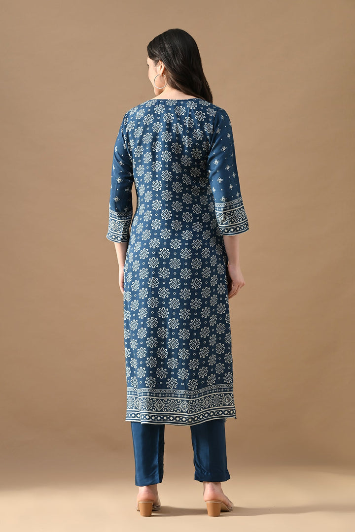 Blue Stone Embellished Kurta Set (3 Piece)