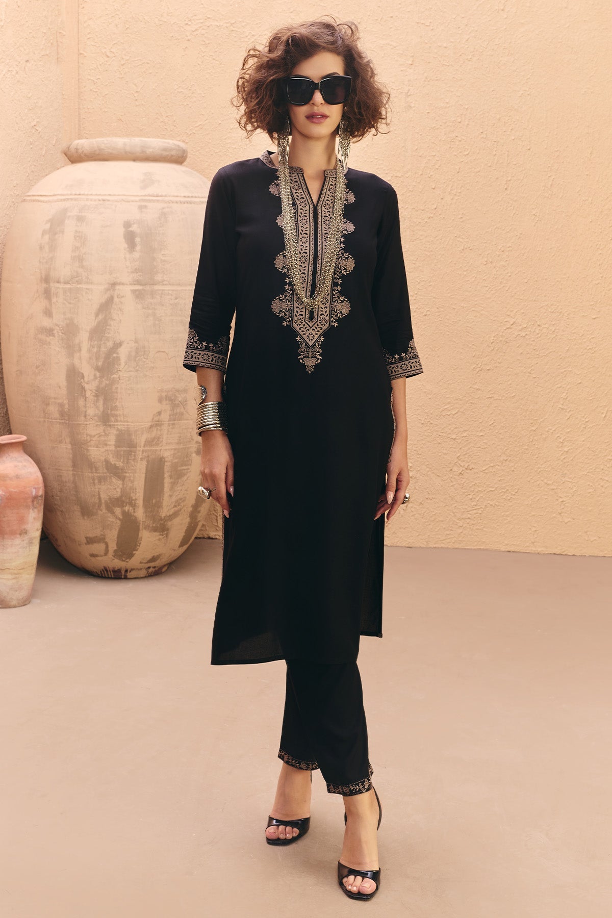Black Embroidered Kurta 2 Pcs Set