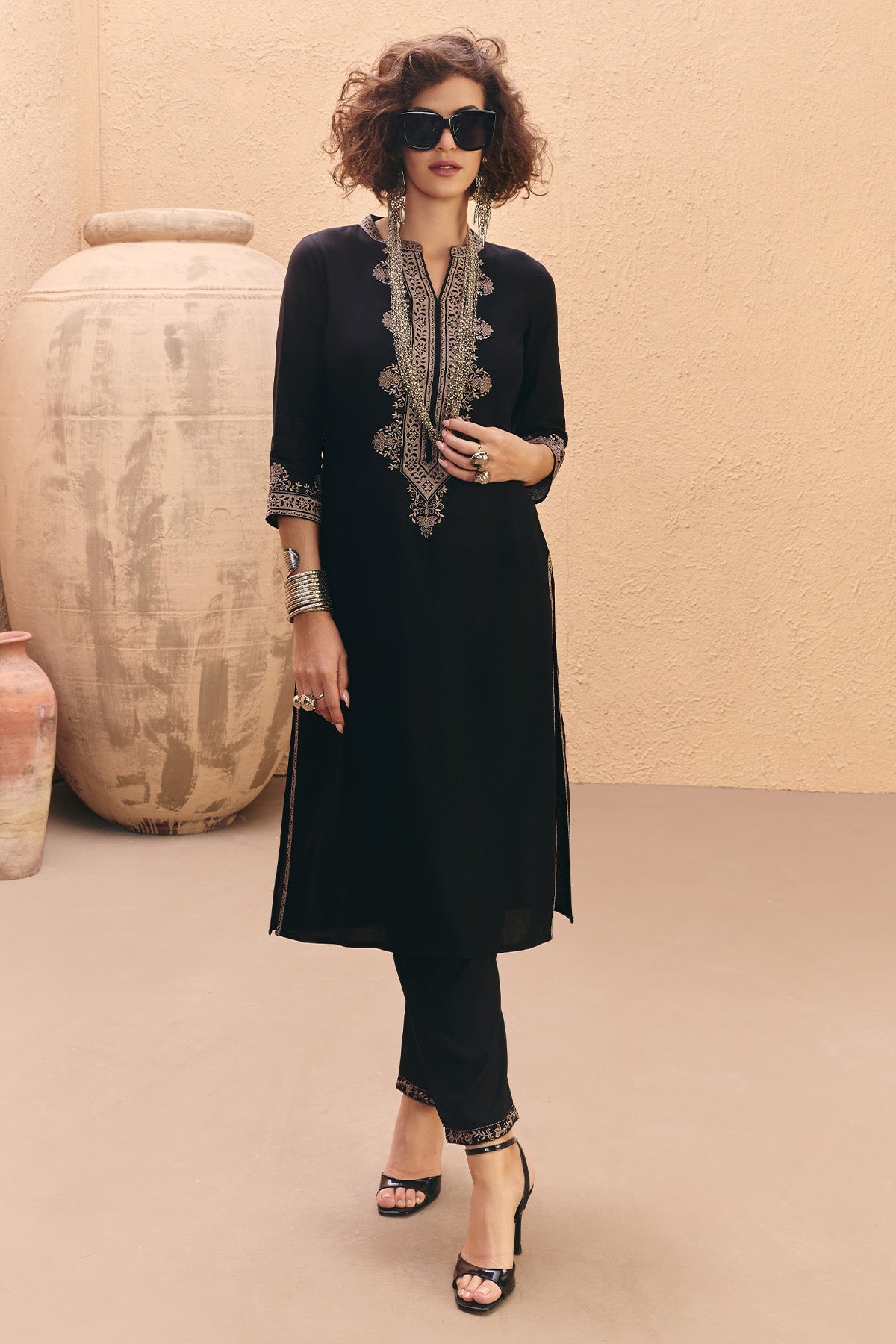 Black Embroidered Kurta 2 Pcs Set