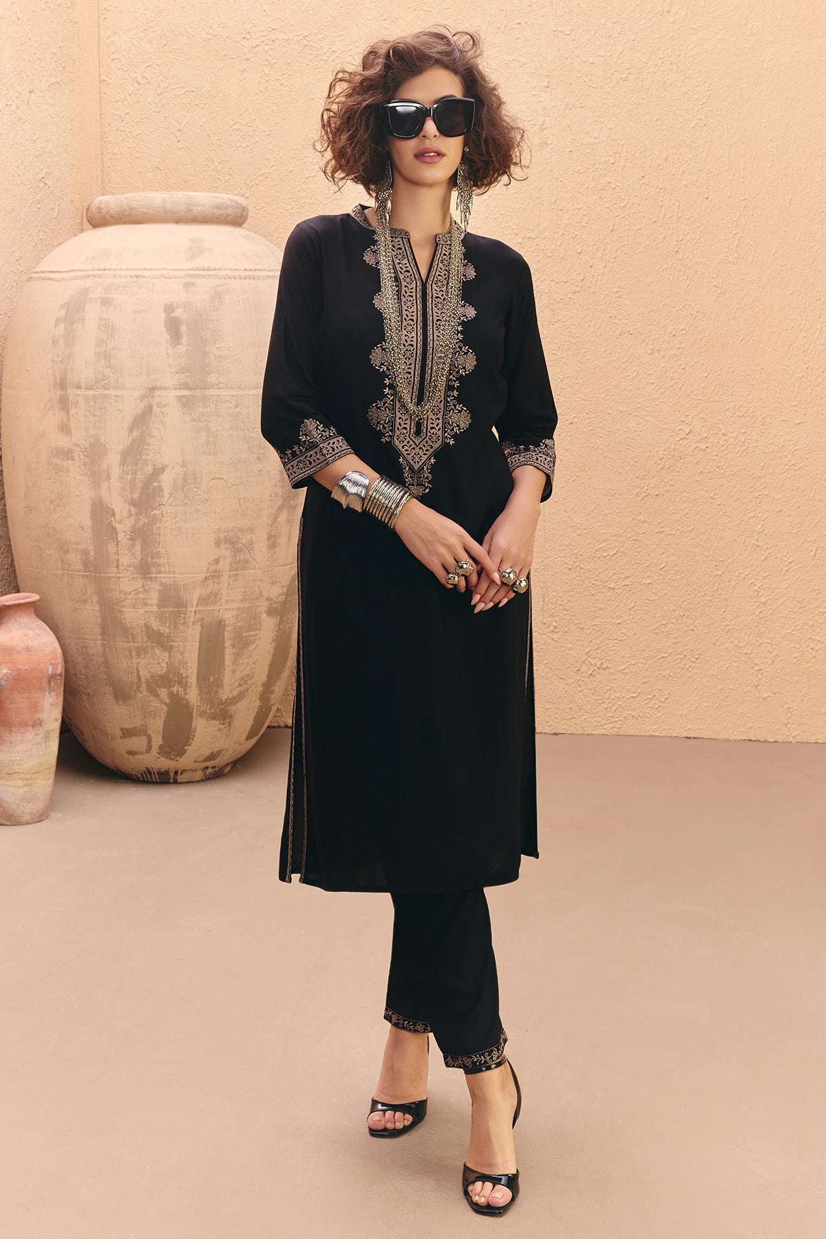 Black Embroidered Kurta 2 Pcs Set