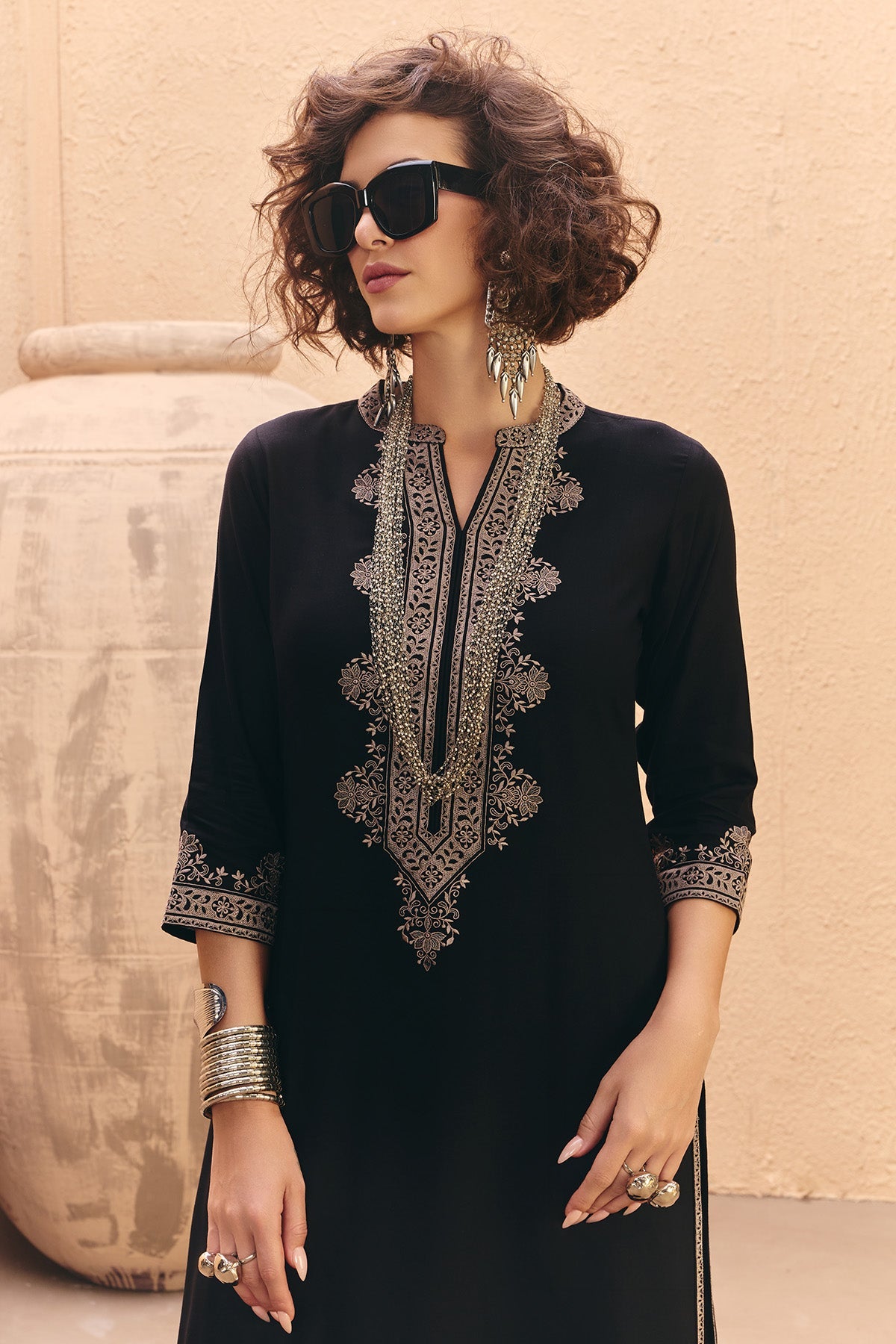 Black Embroidered Kurta 2 Pcs Set