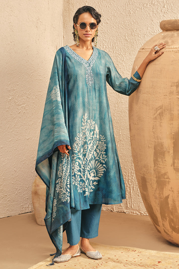 Blue Stone Embellished Kurta Set (3 Piece)