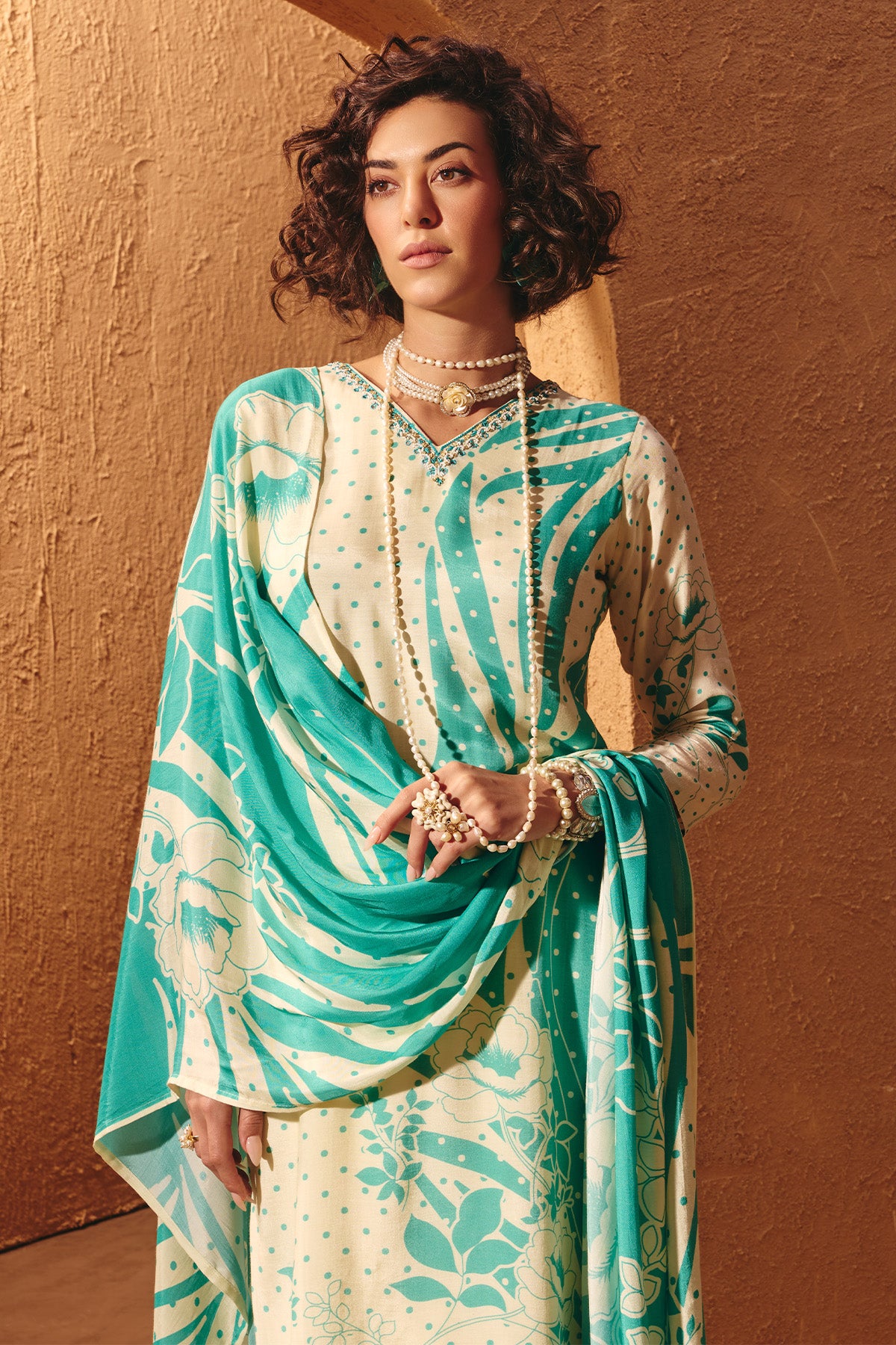 Cream Printed Kurta 3 Pcs Set