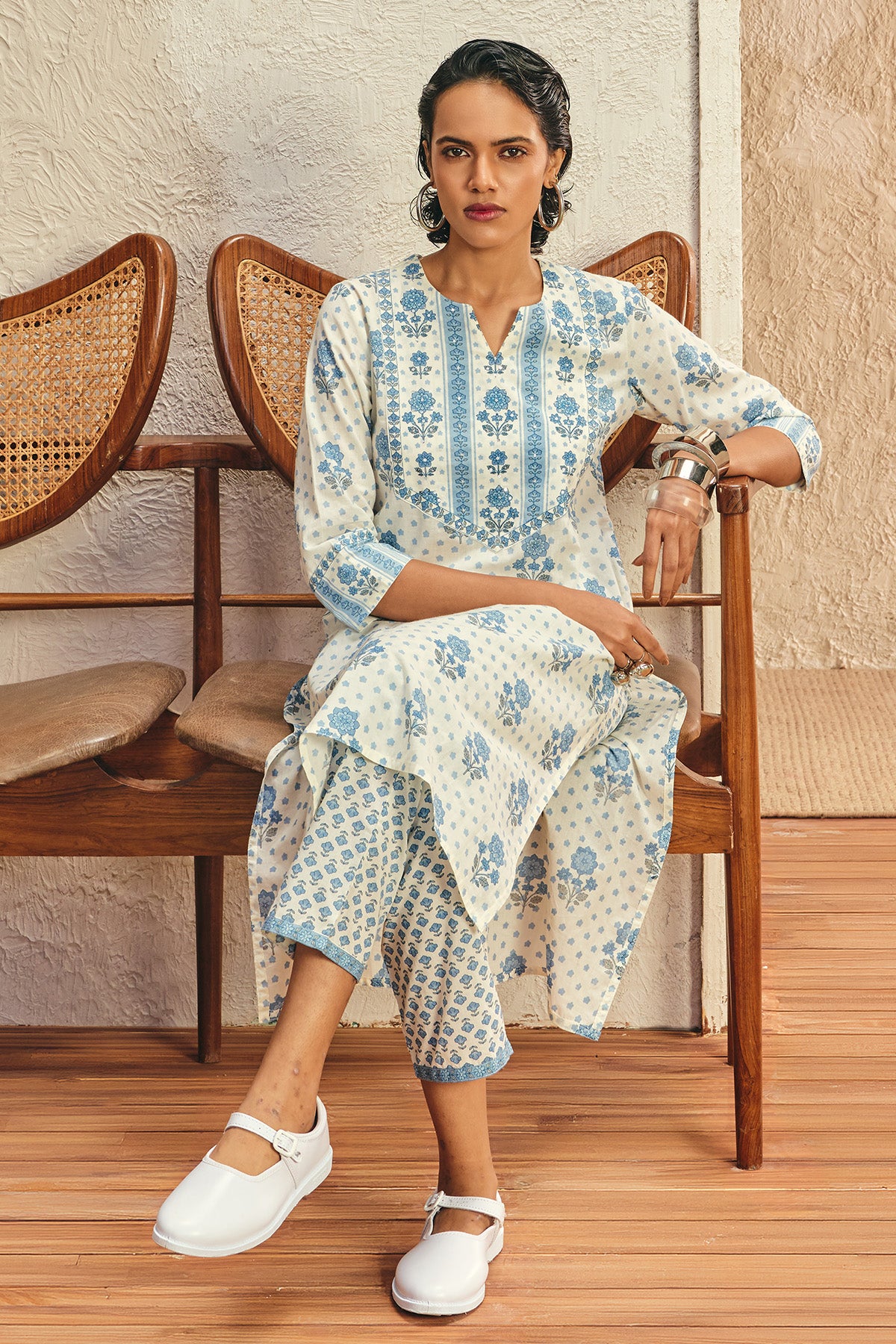 Cream Floral Printed Kurta Set (2 Piece)