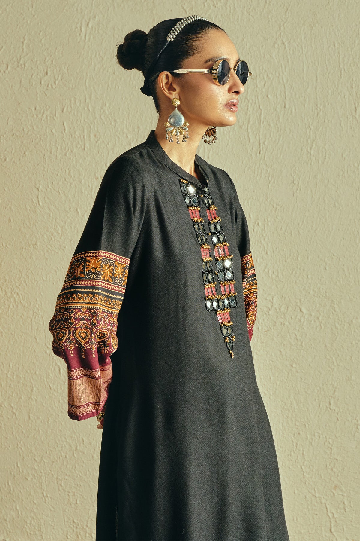 Black Mirror Embellished Kurta 2 Pcs Set