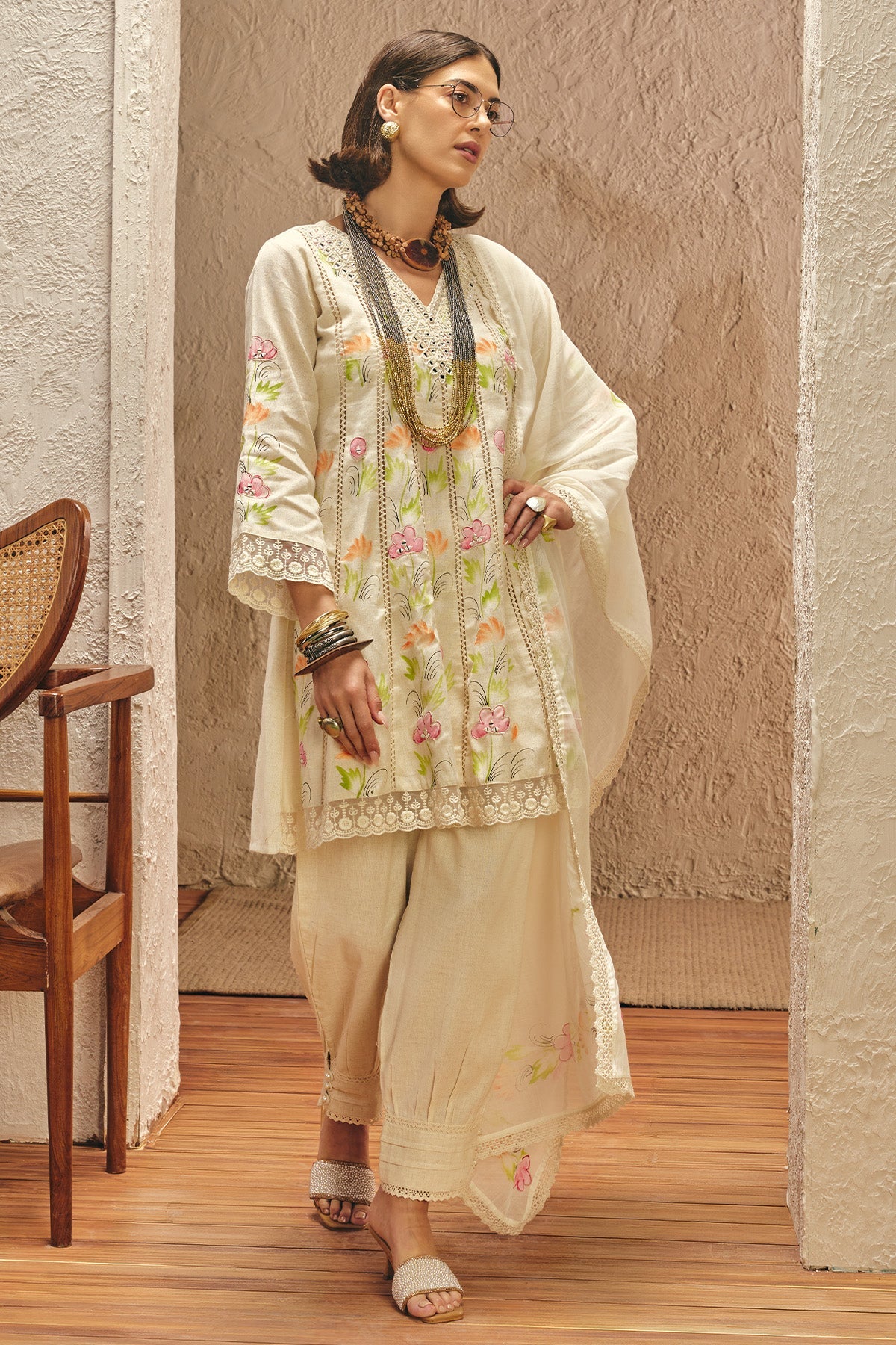 Cream Printed Embellished Kurta 3 Pcs Set