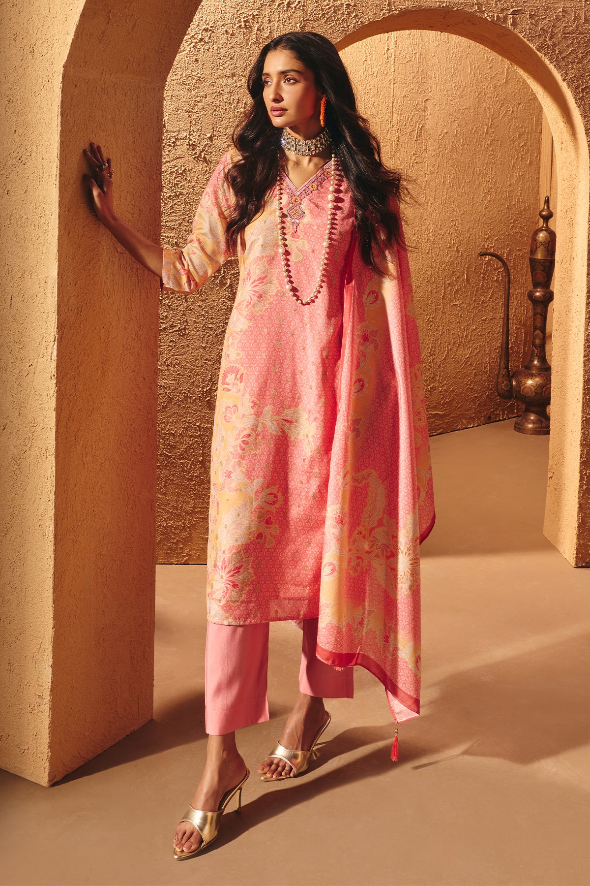 Pink Printed Embellished Kurta Set (3 Piece)