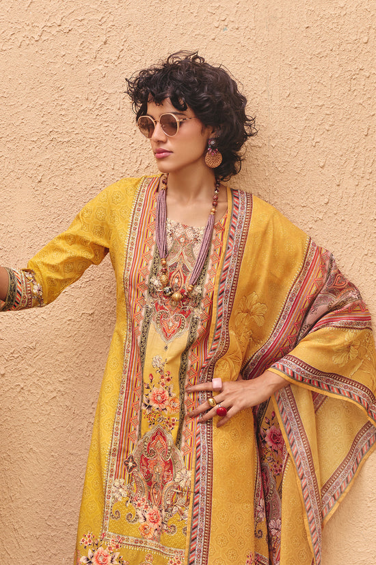 Yellow Printed Embroidered kurta set (3 Piece)