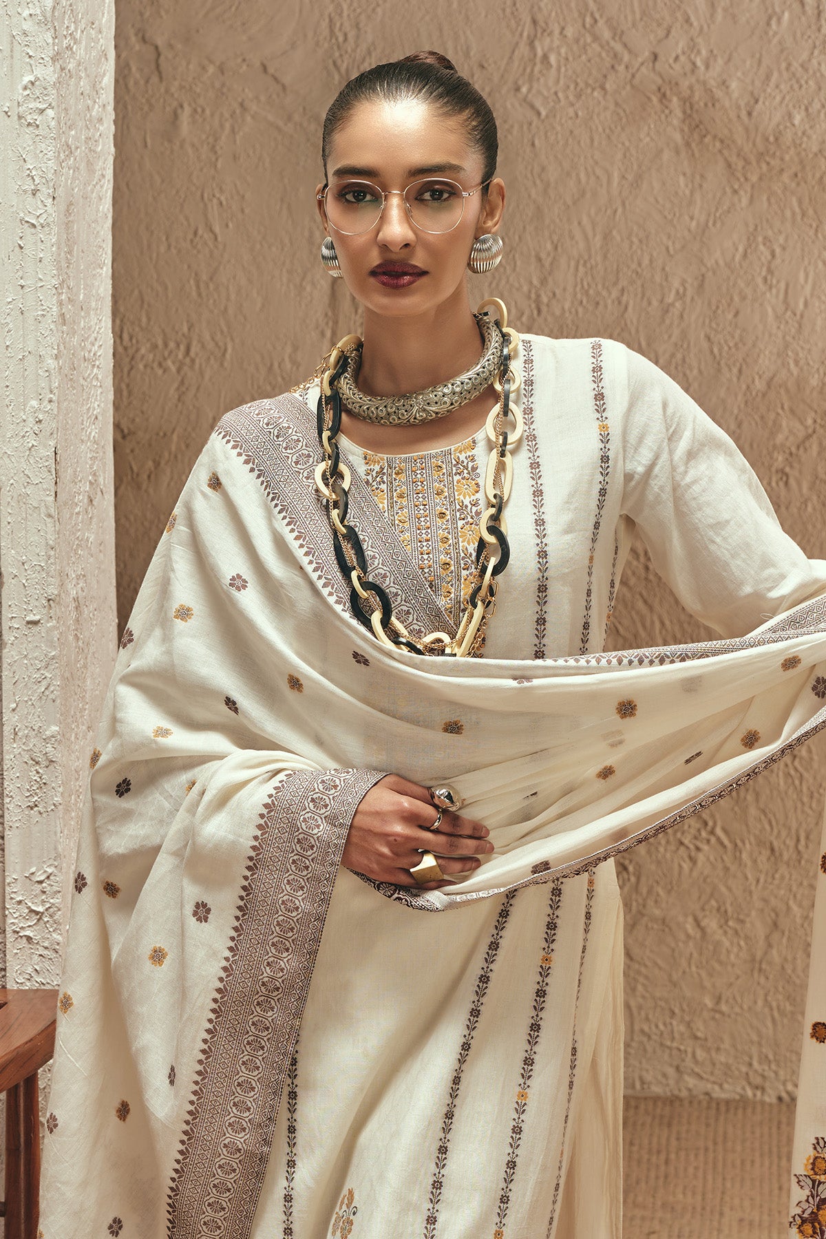 Cream Solid Embellished Kurta 3 Pcs Set
