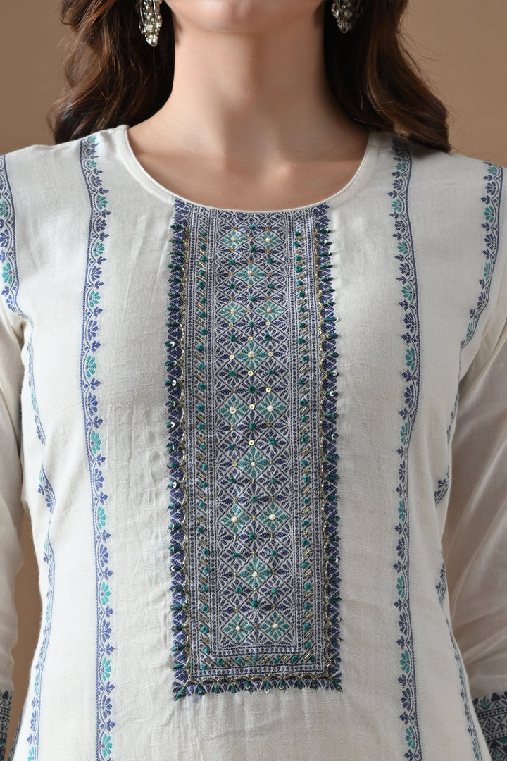 Cream Solid Embellished Kurta Set (3 Piece)